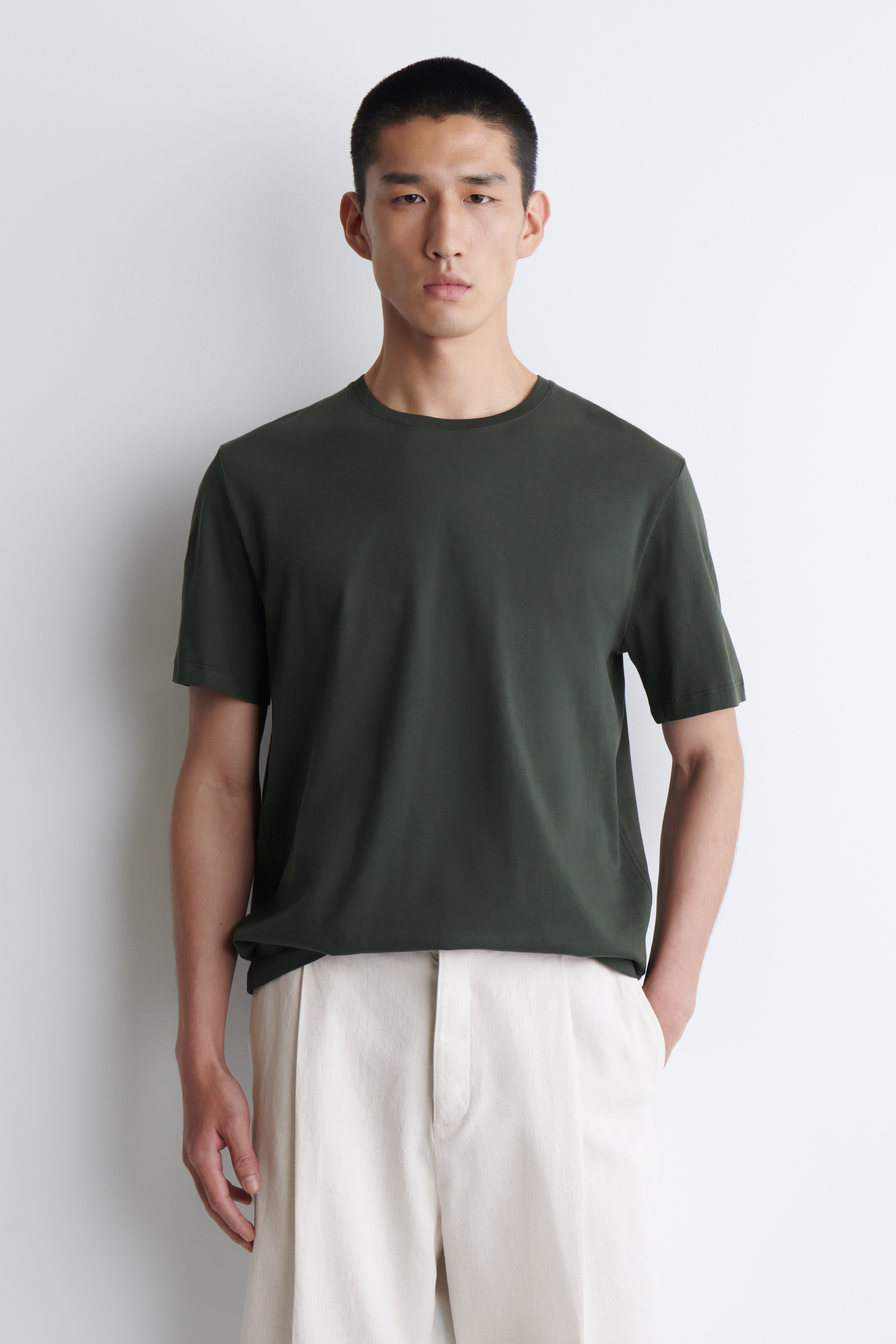 BAWEŁNIANY T-SHIRT Z OKRĄGŁYM DEKOLTEM - CIEMNOZIELONY