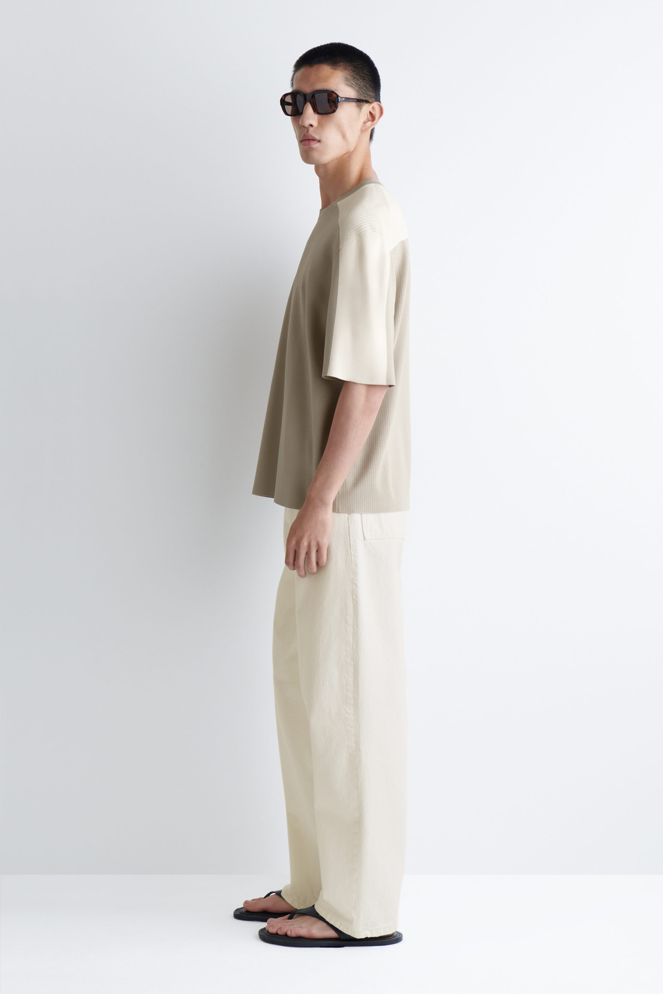 MESH-PANEL KNIT T-SHIRT