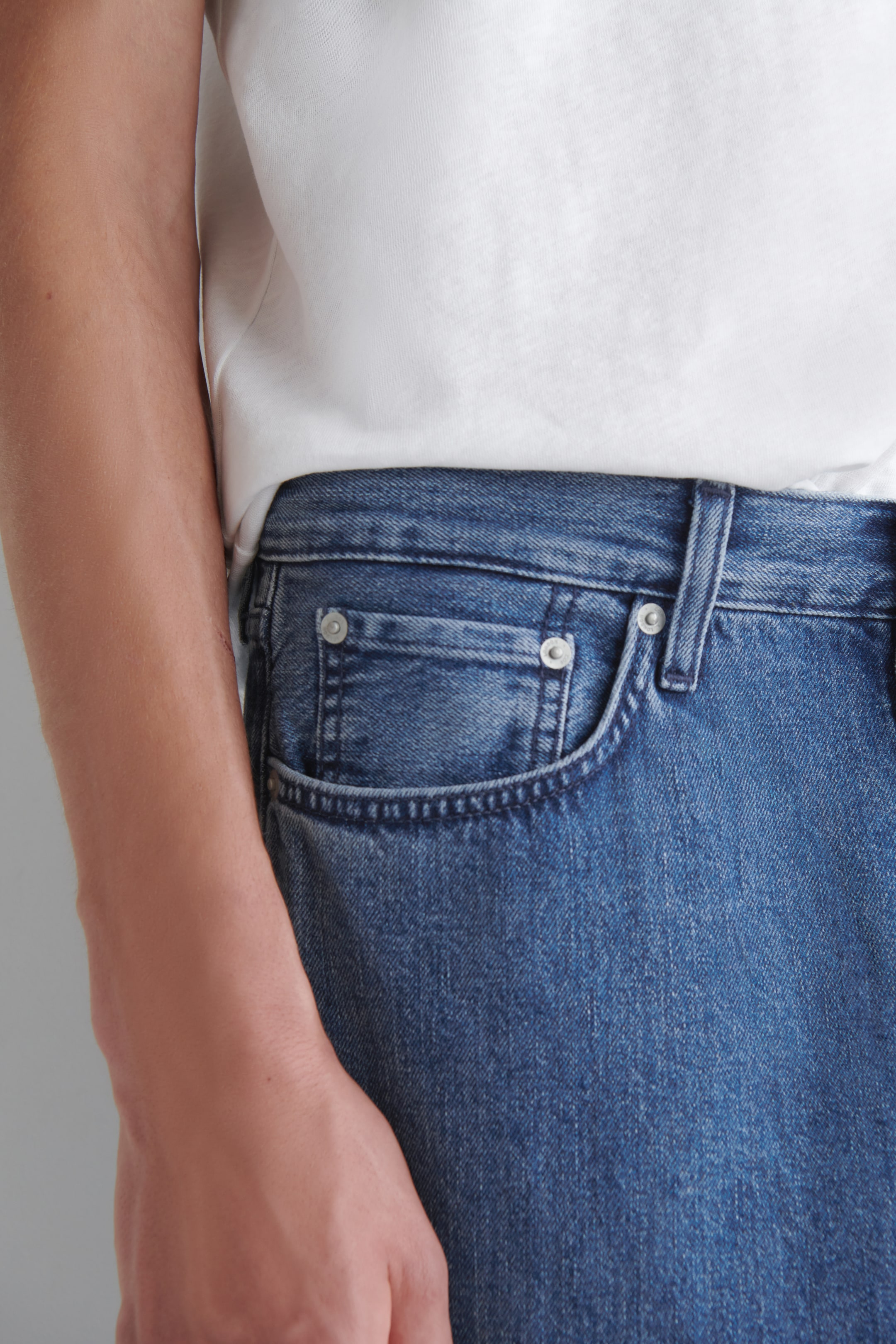 Visa större bild: DOME JEANS MED RAKA BEN - BLÅ - HERR | H&M SE 5