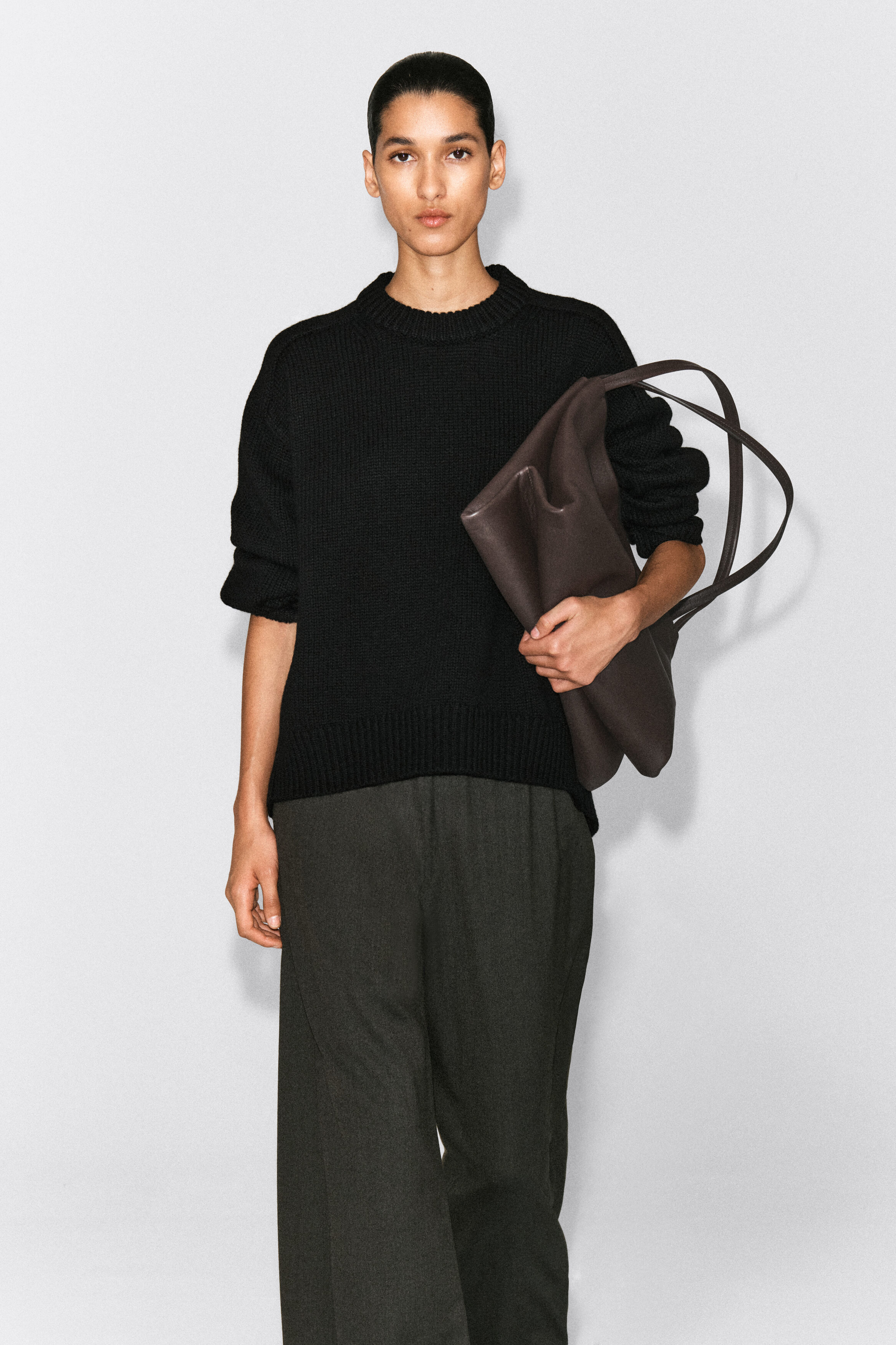 ROUNDED WOOL CREW-NECK SWEATER - BLACK | COS US