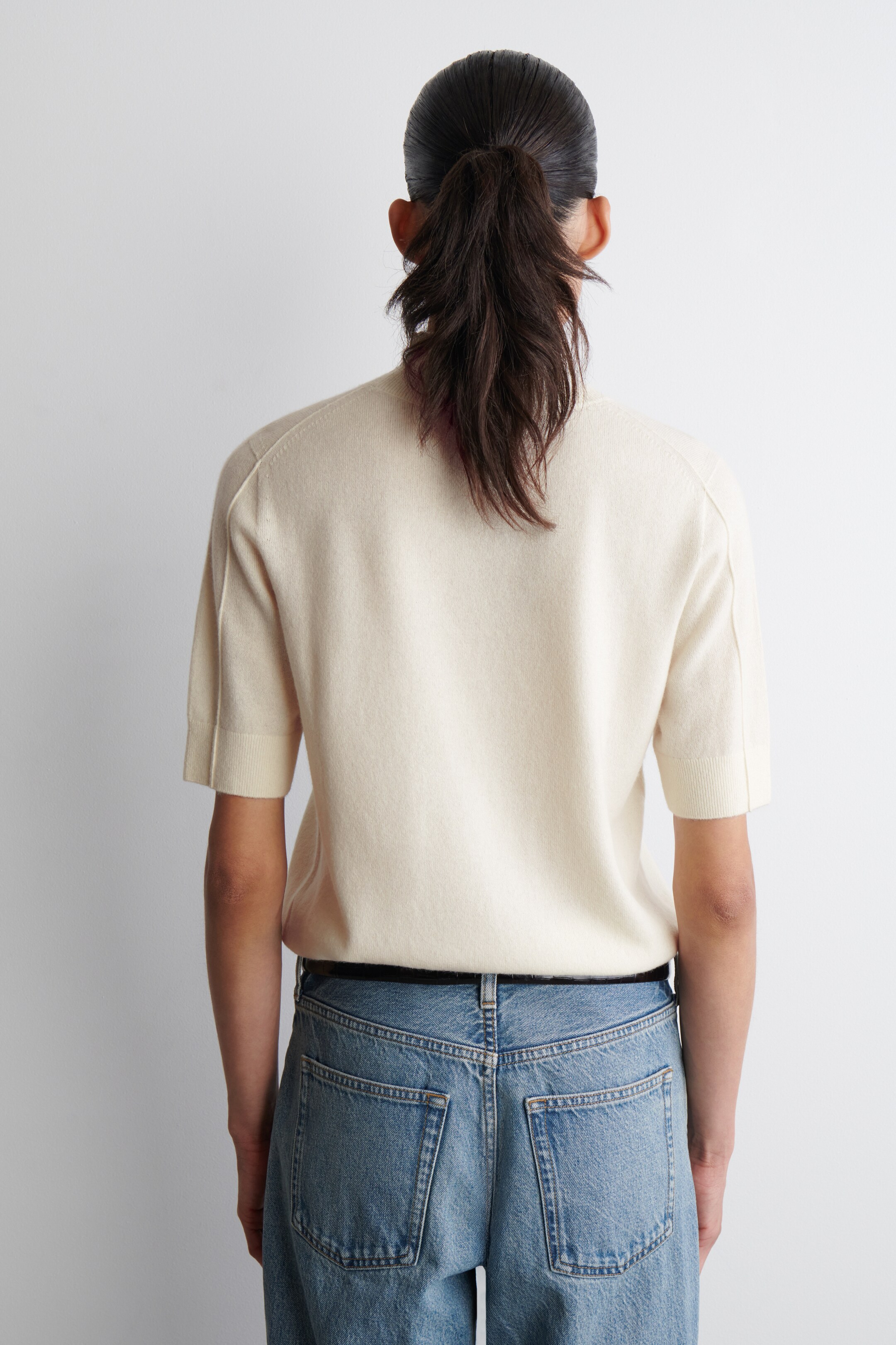 Преглед на по-голямо изображение: CASHMERE MOCK-NECK T-SHIRT - КРЕМАВО - ЖЕНИ | H&M BG 6