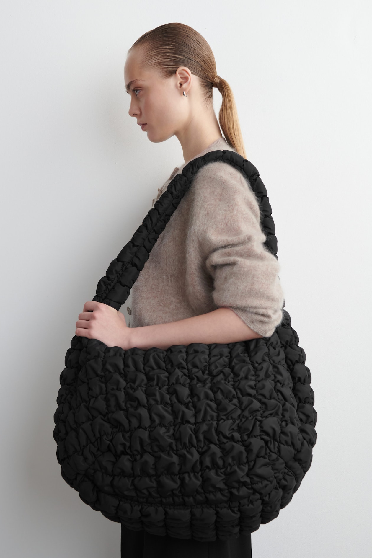 OVERSIZED QUILTED CROSSBODY BAG - BLACK | COS US