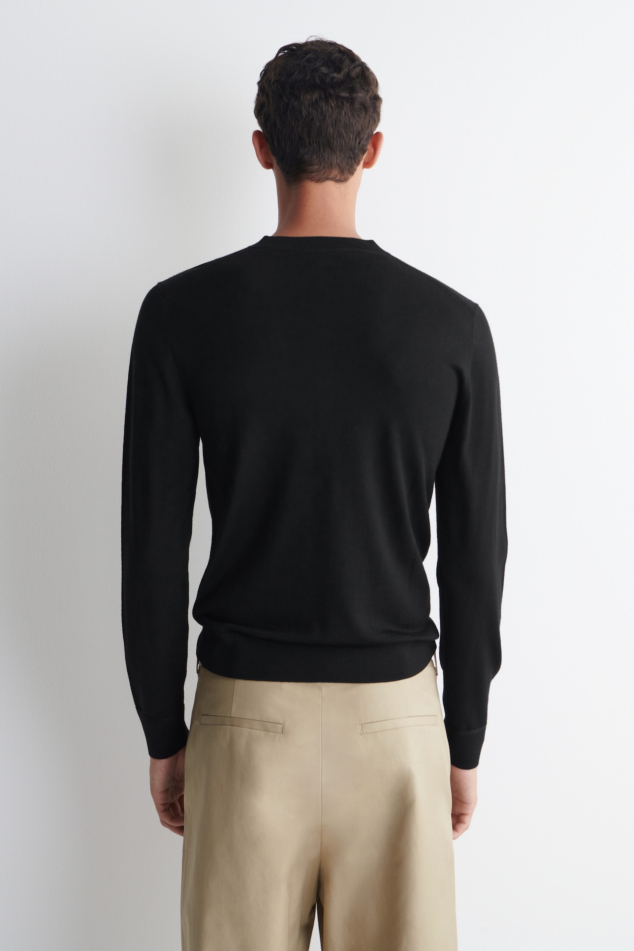 SLIM MERINO WOOL HENLEY TOP — BLACK