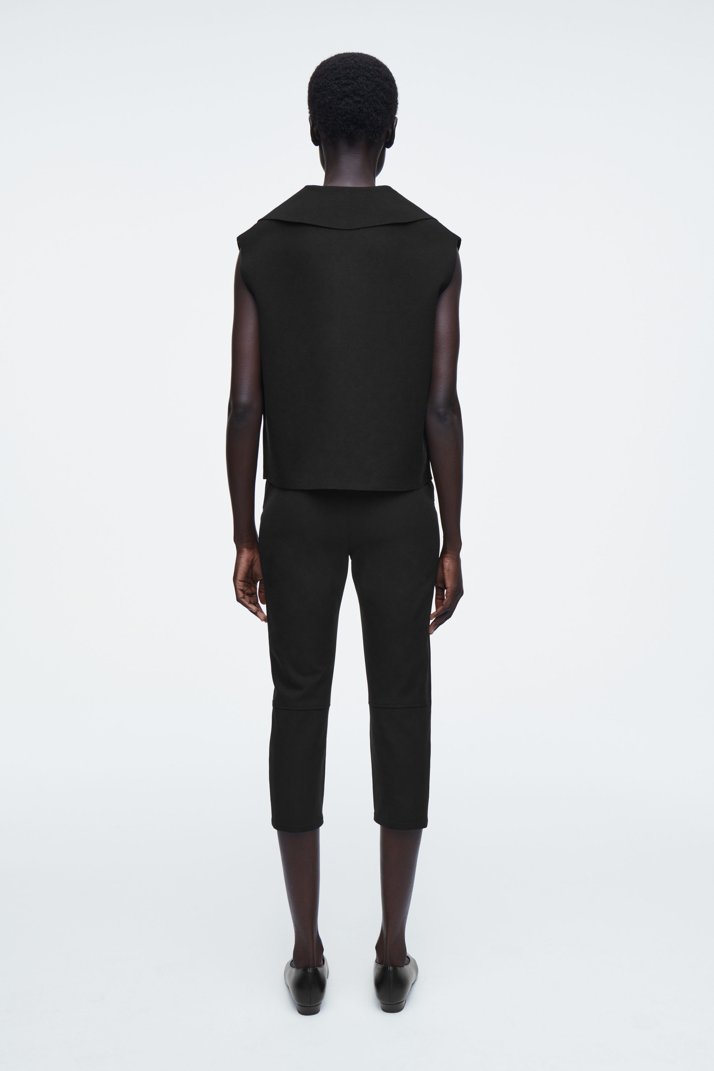 SLIM CAPRI PANTS - BLACK | COS