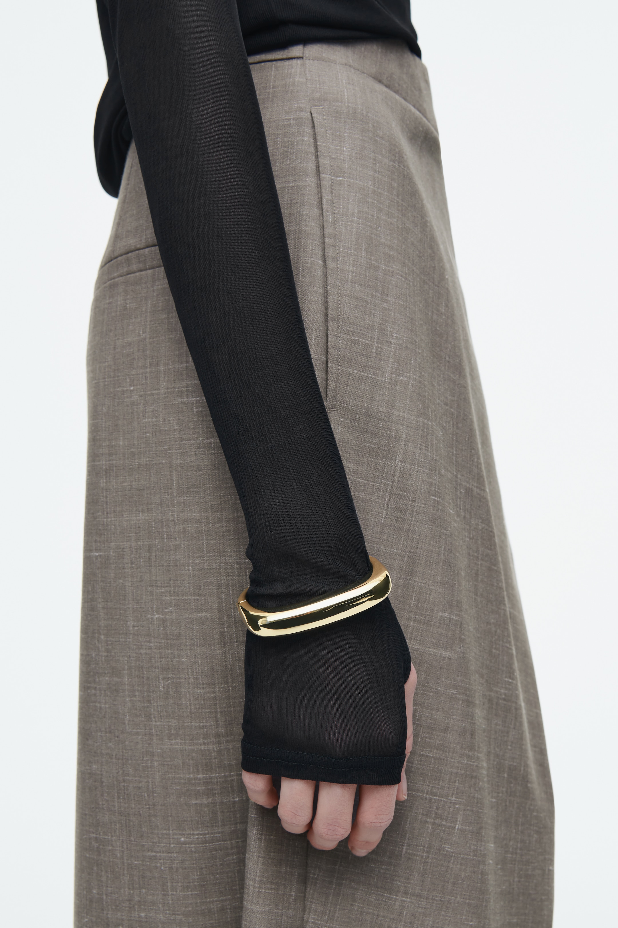 Visualizza immagine più grande: BRACCIALE RIGIDO CHUNKY CON CHIUSURA A CERNIERA - ORO - DONNA | H&M IT 1