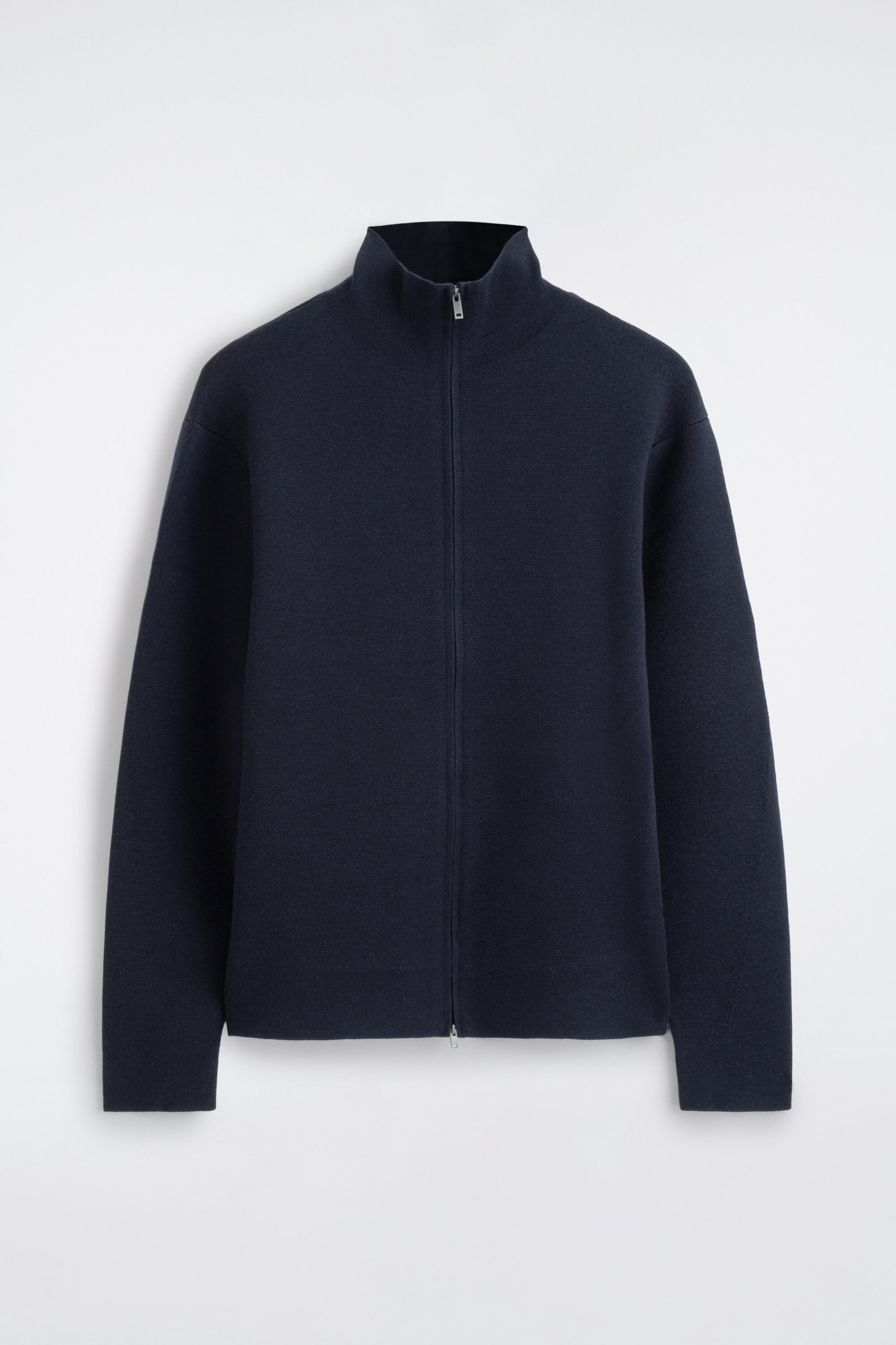 JACKE AUS FEINSTRICK MIT REISSVERSCHLUSS