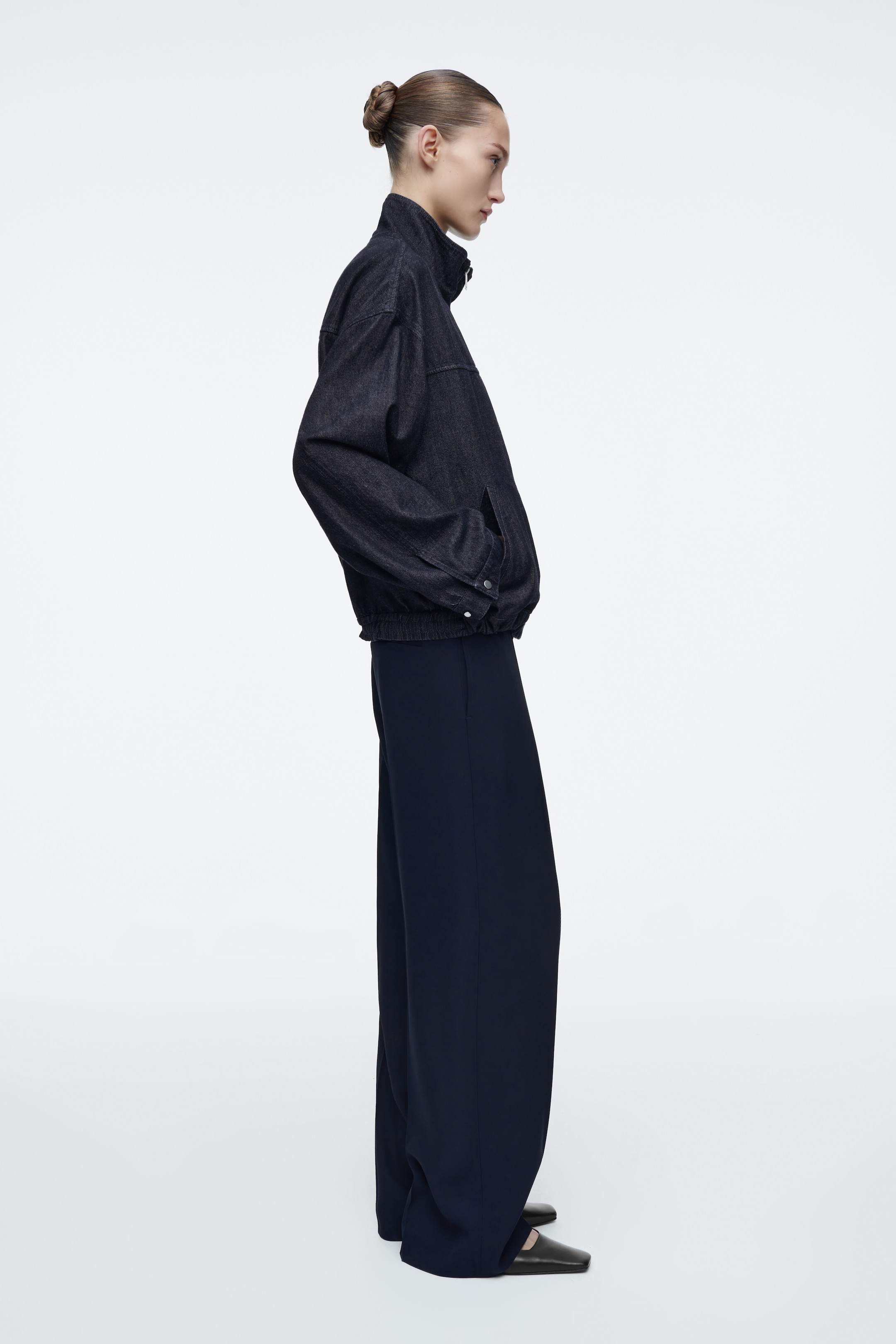 Größeres Bild ansehen: OVERSIZED-BOMBERJACKE AUS DENIM - INDIGOBLAU - Ladies | H&M DE 4
