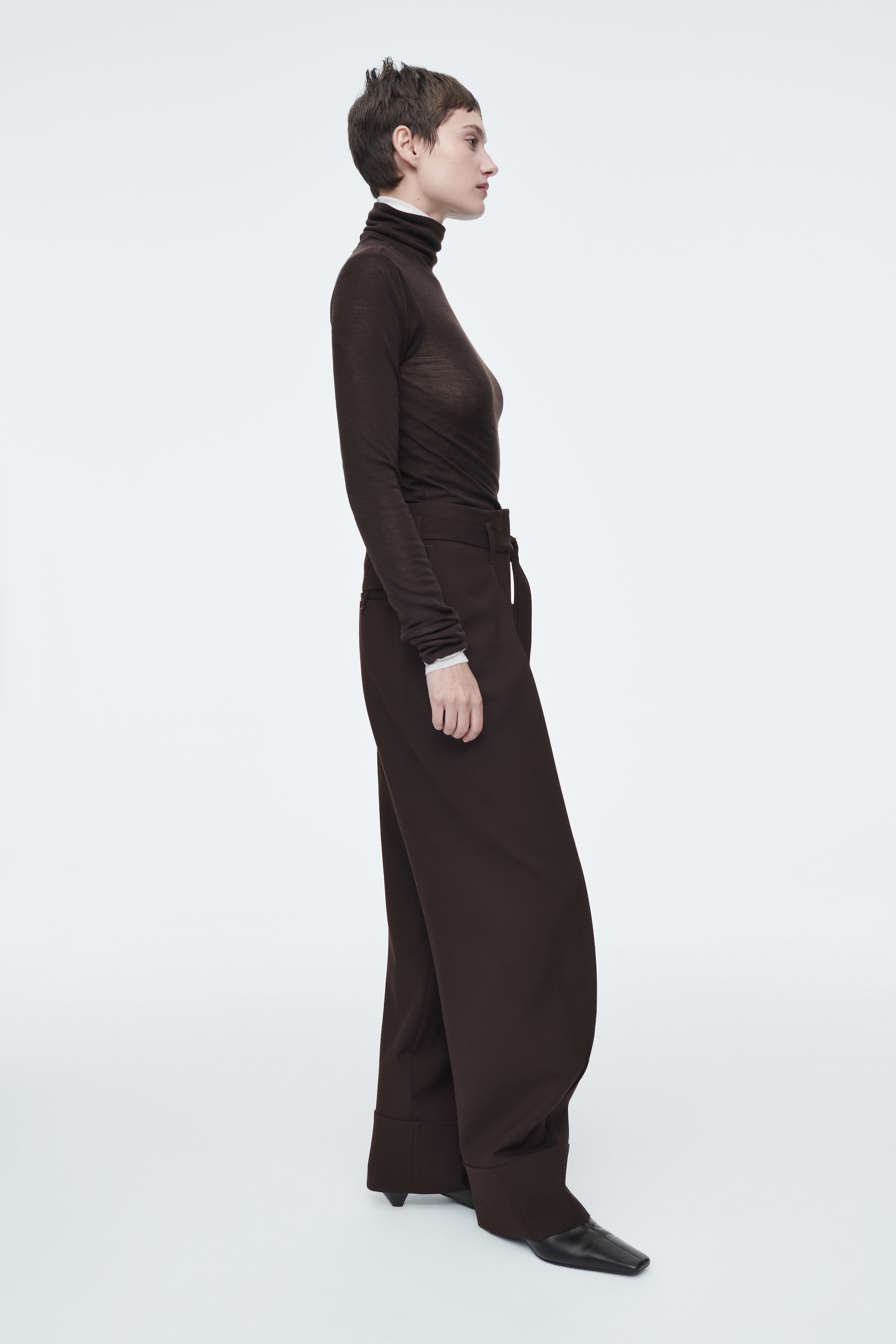 Agrandir l'image: PANTALON RETROUSSÉ LAINE MÉLANGÉE - BRUN FONCÉ - FEMME | H&M CH 4