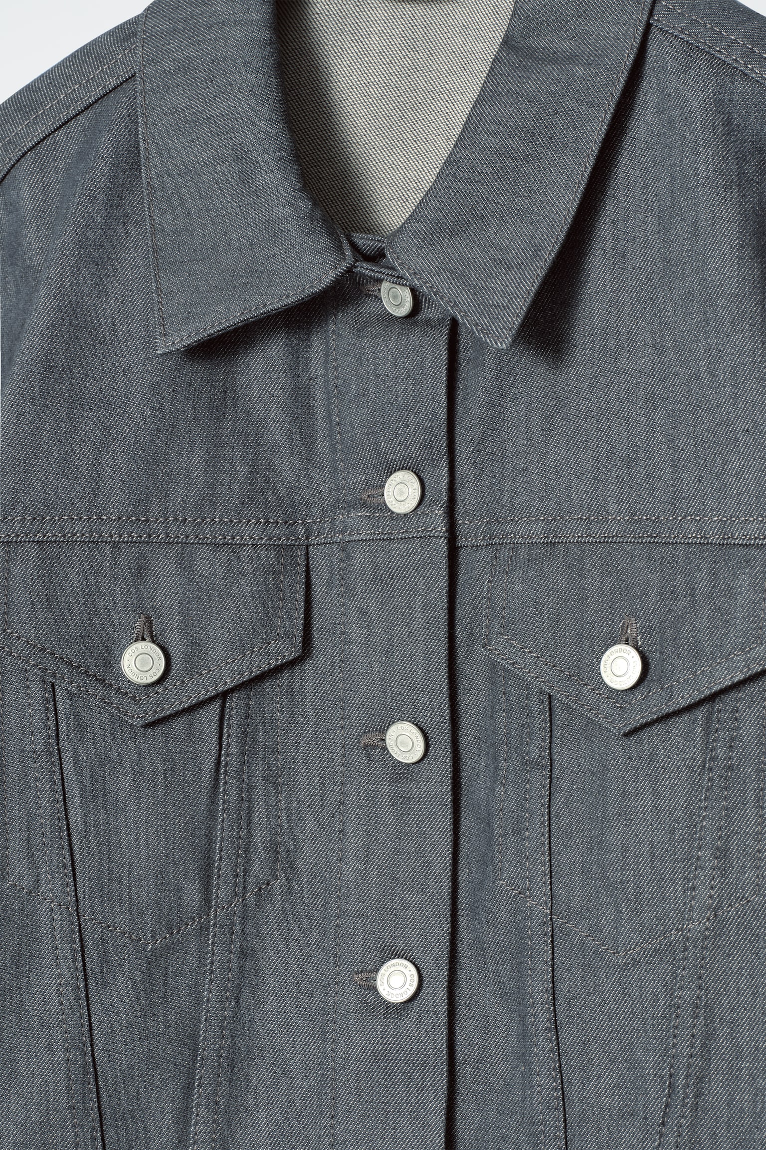 CHAQUETA VAQUERA OVERSIZE EN DENIM CRUDO - GRIS CRUDO - 3