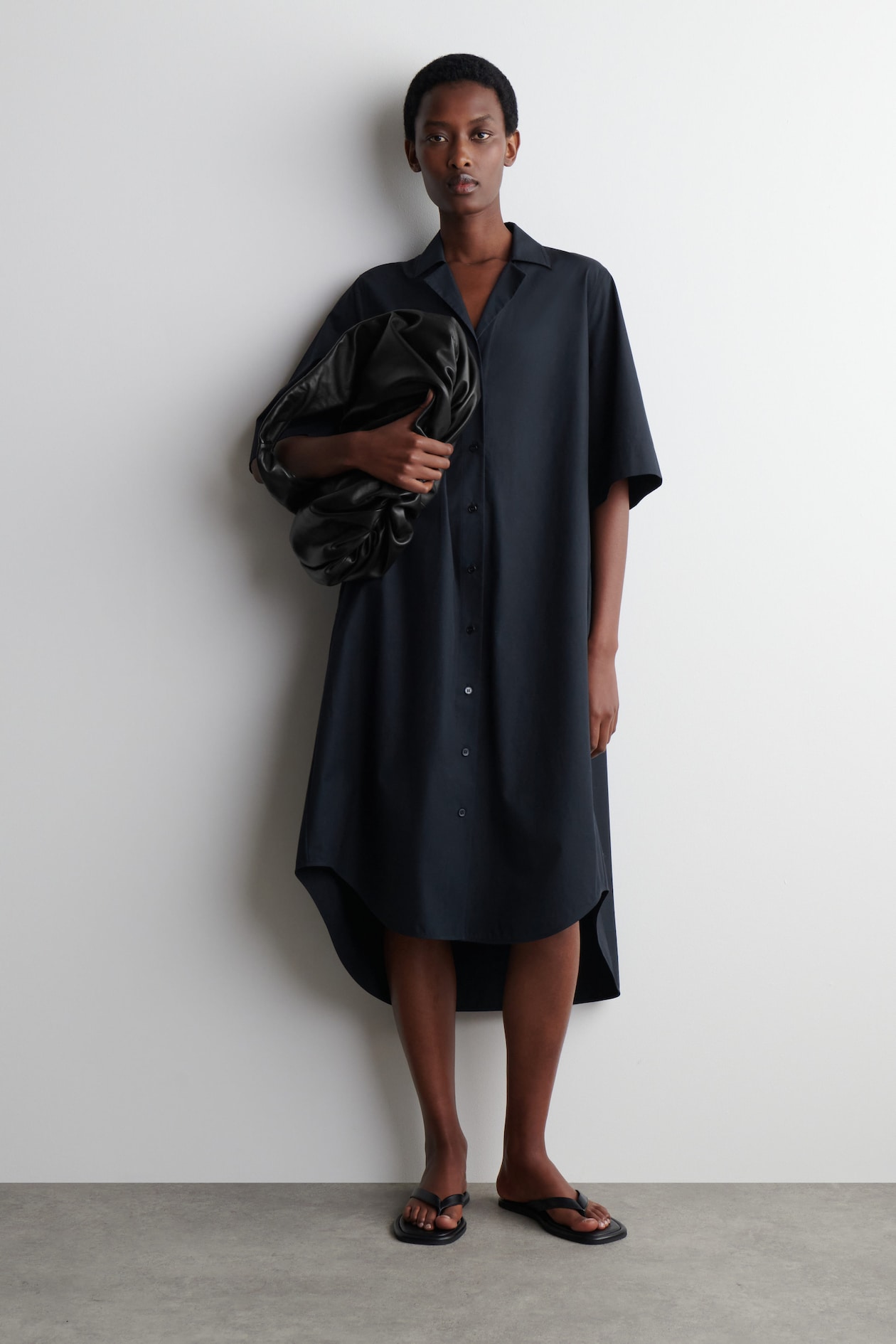 BELTED SHORT-SLEEVED MIDI SHIRT DRESS - NAVY | COS AU