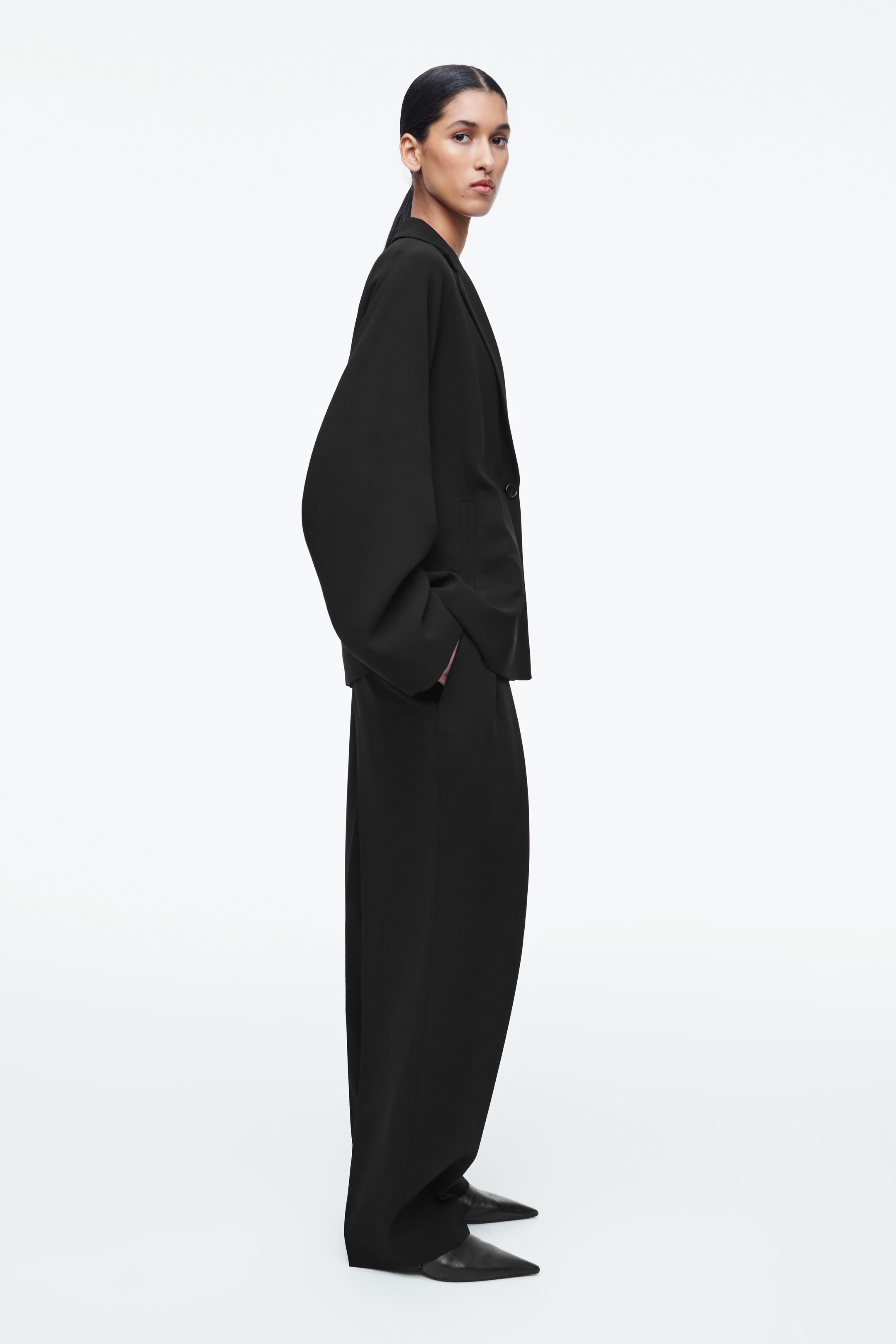 Grotere afbeelding bekijken: OVERSIZED FLUIDE ENKELGEBREID BLAZER - ZWART - DAMES | H&M BE 3