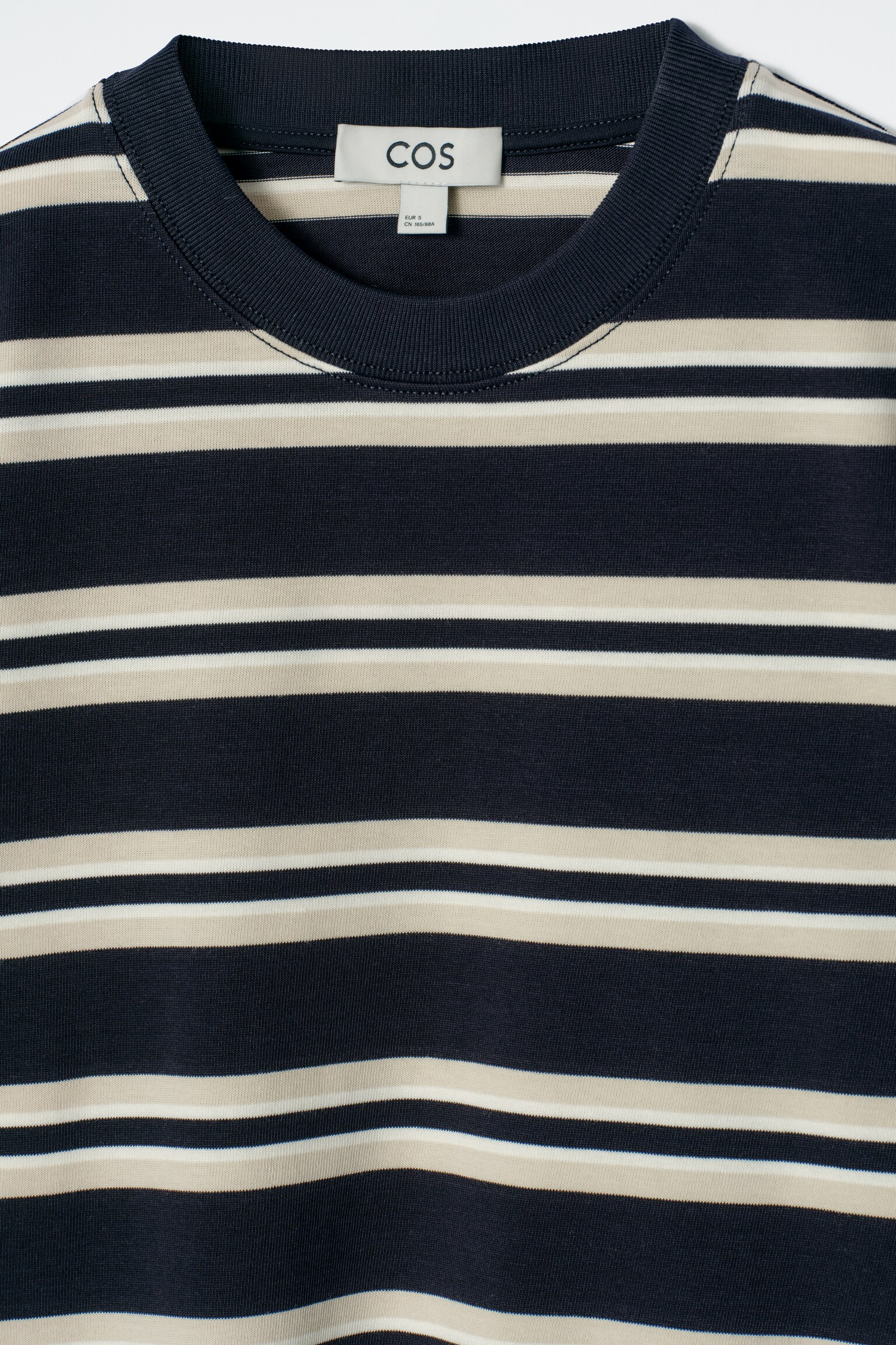 CAMISETA DE CORTE LIMPIO REGULAR FIT - AZUL MARINO / A RAYAS/Negro/BEIGE CLARO/GRIS JASPEADO/CAQUI/ROSA / AZUL MARINO/AZUL MARINO/BLANCO/NEGRO/NARANJA/BLANCO/RAYAS/AZUL MARINO/BLANCO/A RAYAS/BLANCO/GRIS MARENGO JASPEADO/AZUL COBALTO/BLANCO/BURDEOS/RAYAS/AZUL/RAYAS/NEGRO/VERDE/RAYAS/ROSA CLARO/VERDE / CRUDO - 4