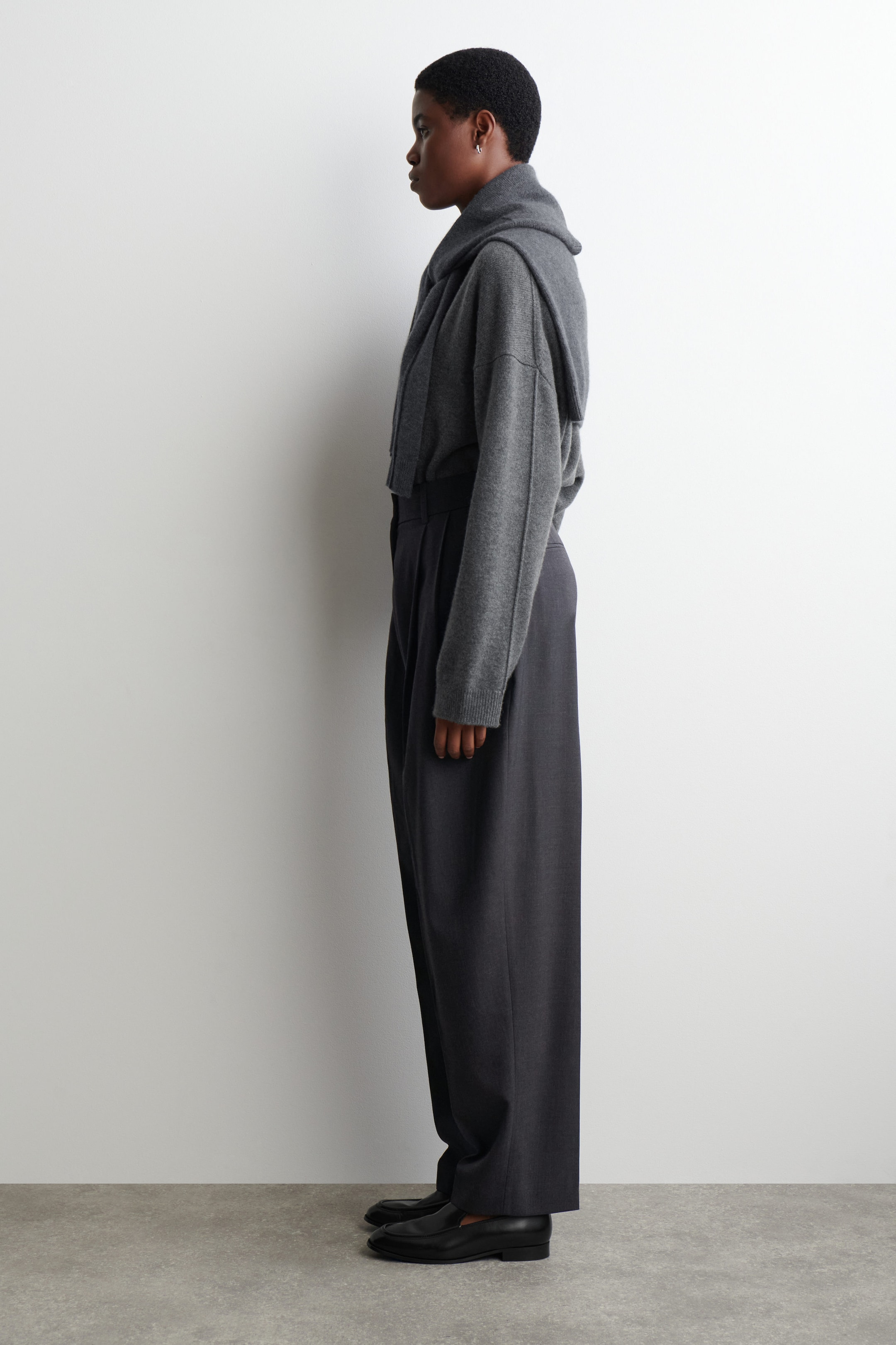 PLEATED WOOL-BLEND BARREL-LEG TROUSERS