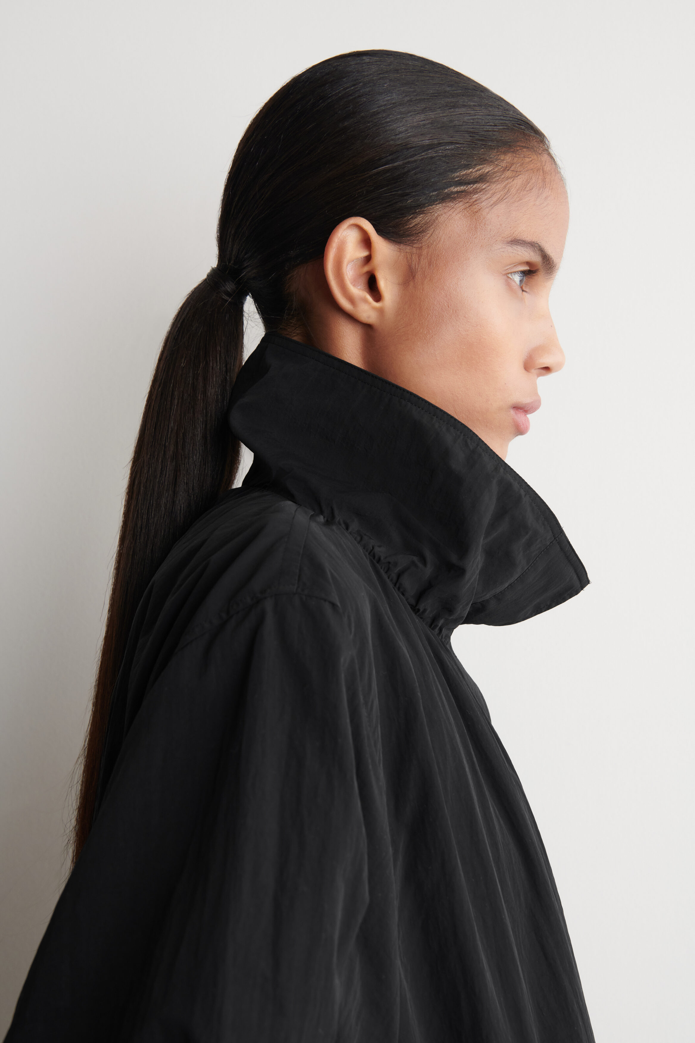 タグ付き COSナイロンファンネルネック NYLON FUNNEL-NECK JACKET ナイロンファンネルネックジャケット