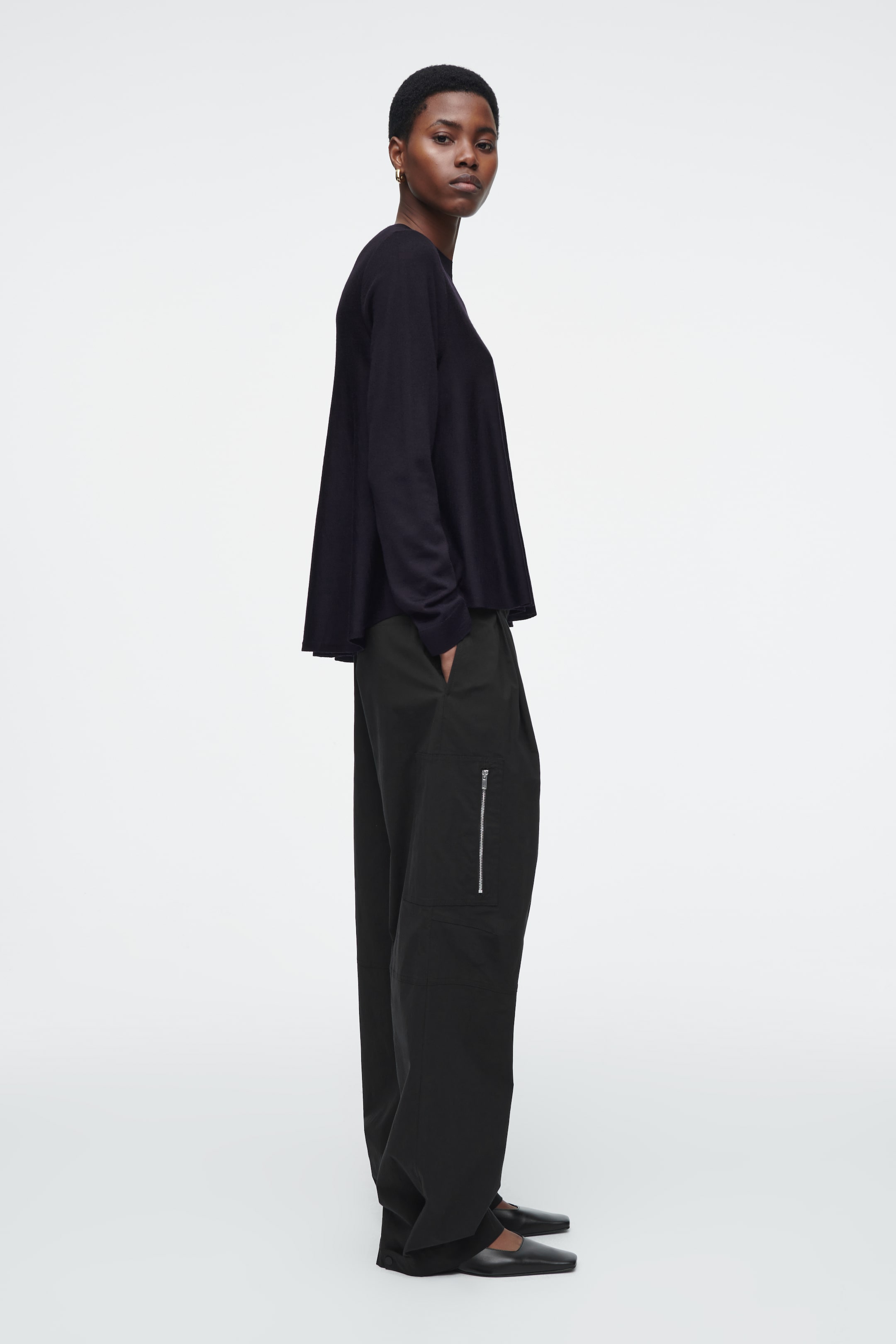 Grotere afbeelding bekijken: TRAPEZE MERINO WOL TRUI - MARINEBLAUW - DAMES | H&M BE 2