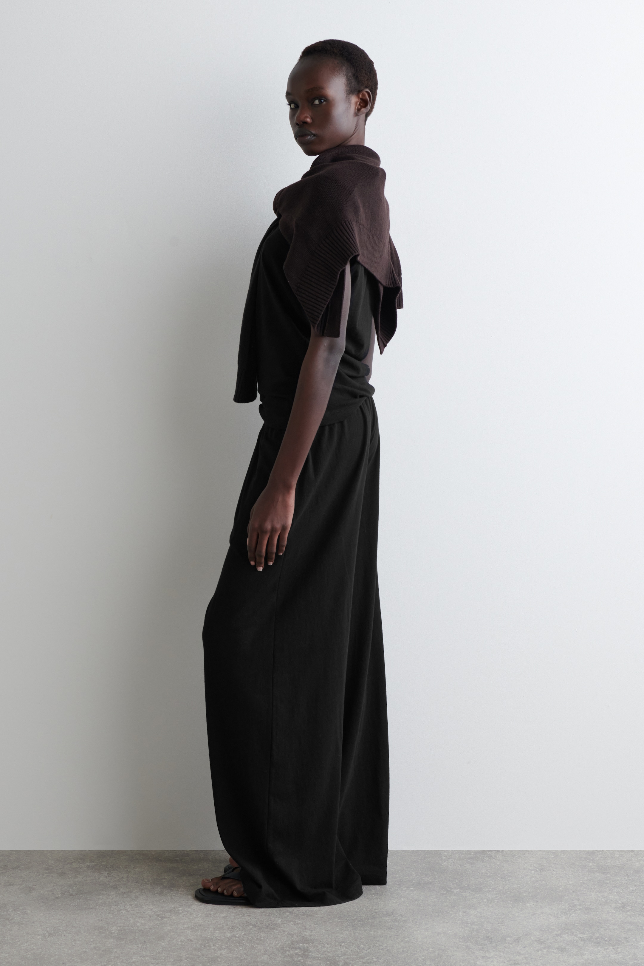 Grösseres Bild ansehen: HOSE AUS BAUMWOLL-LEINEN-MIX MIT WEITEM BEIN - SCHWARZ - DAMEN | H&M CH 3