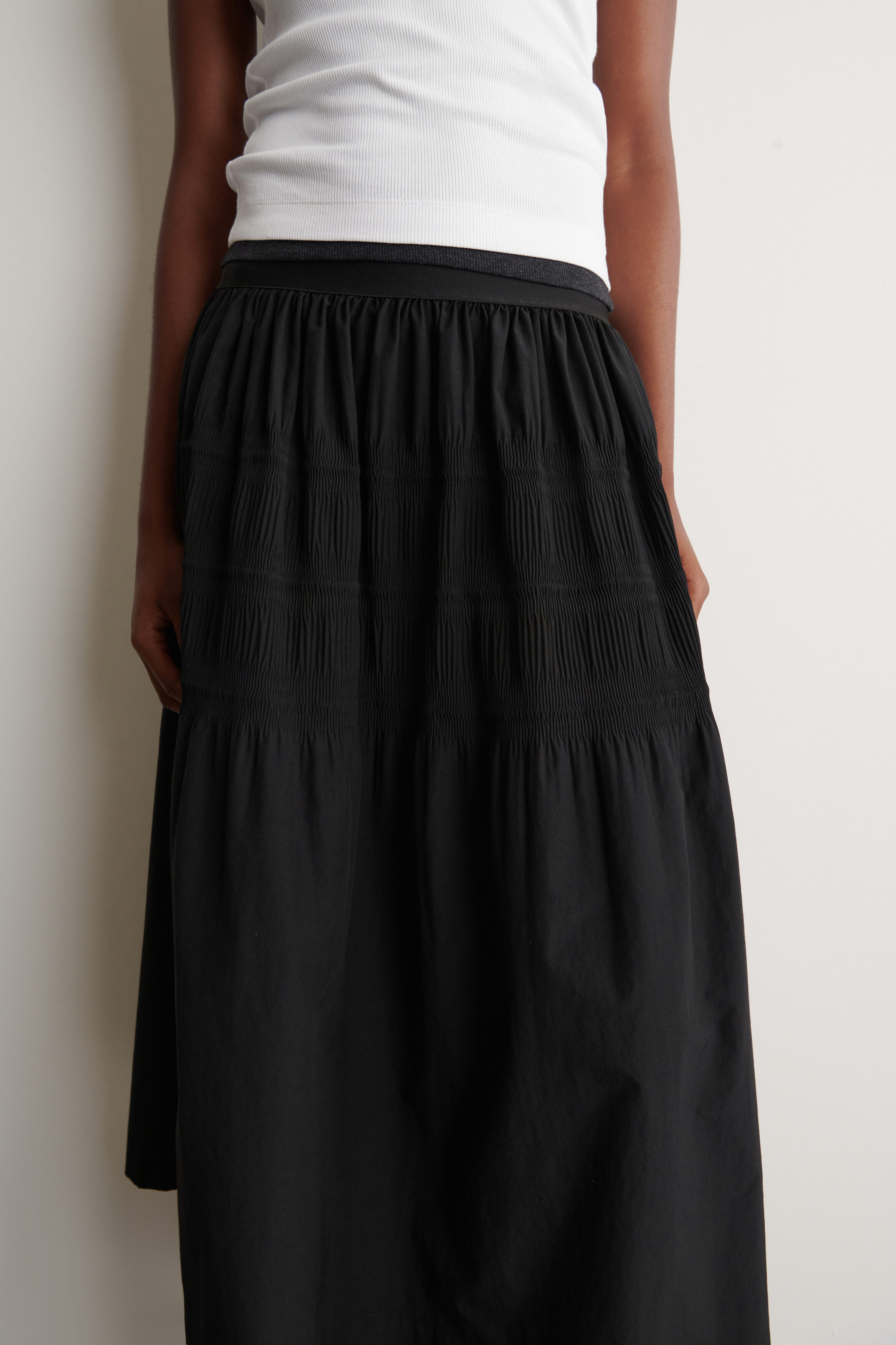 TIERED GATHERED MIDI SKIRT - BLACK | COS NO