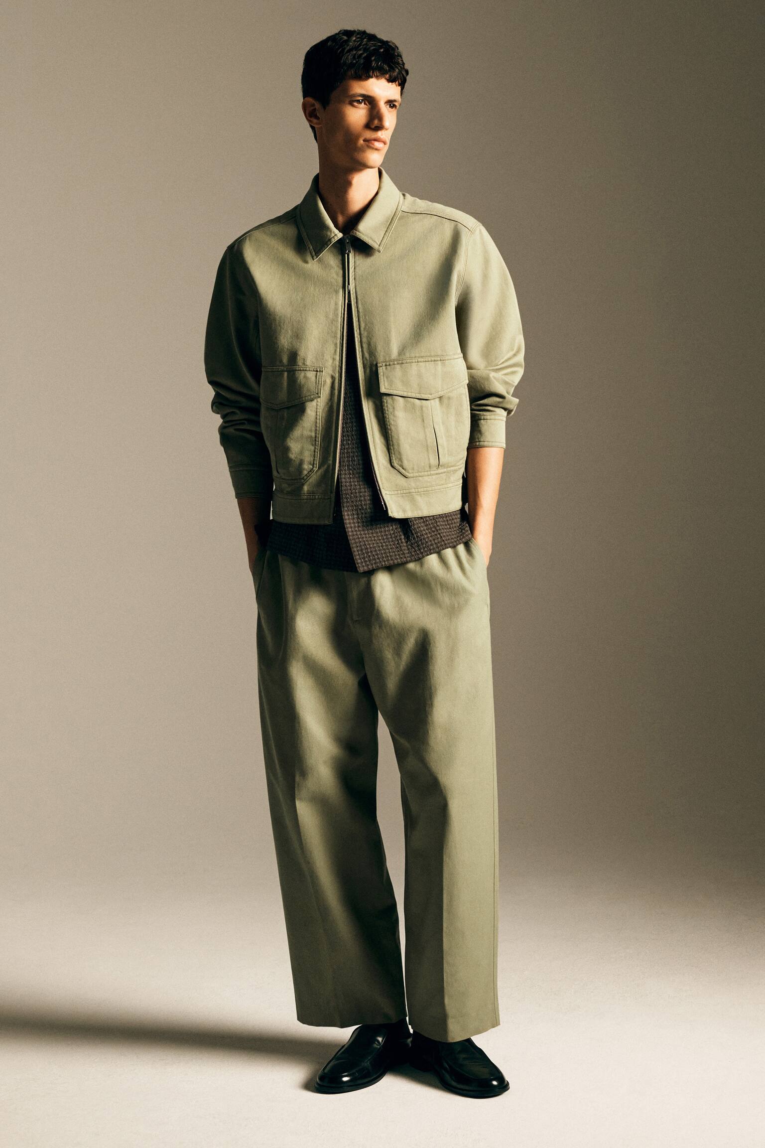 REGULOWANE W PASIE SPODNIE Z NOGAWKAMI TYPU BARREL-KHAKI - 8