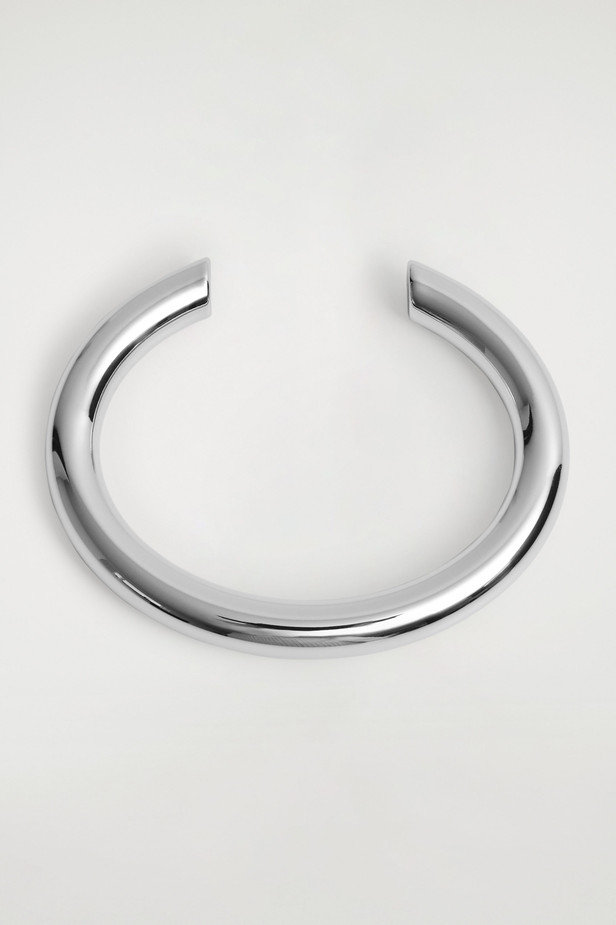 OVAL BANGLE - SILVER | COS