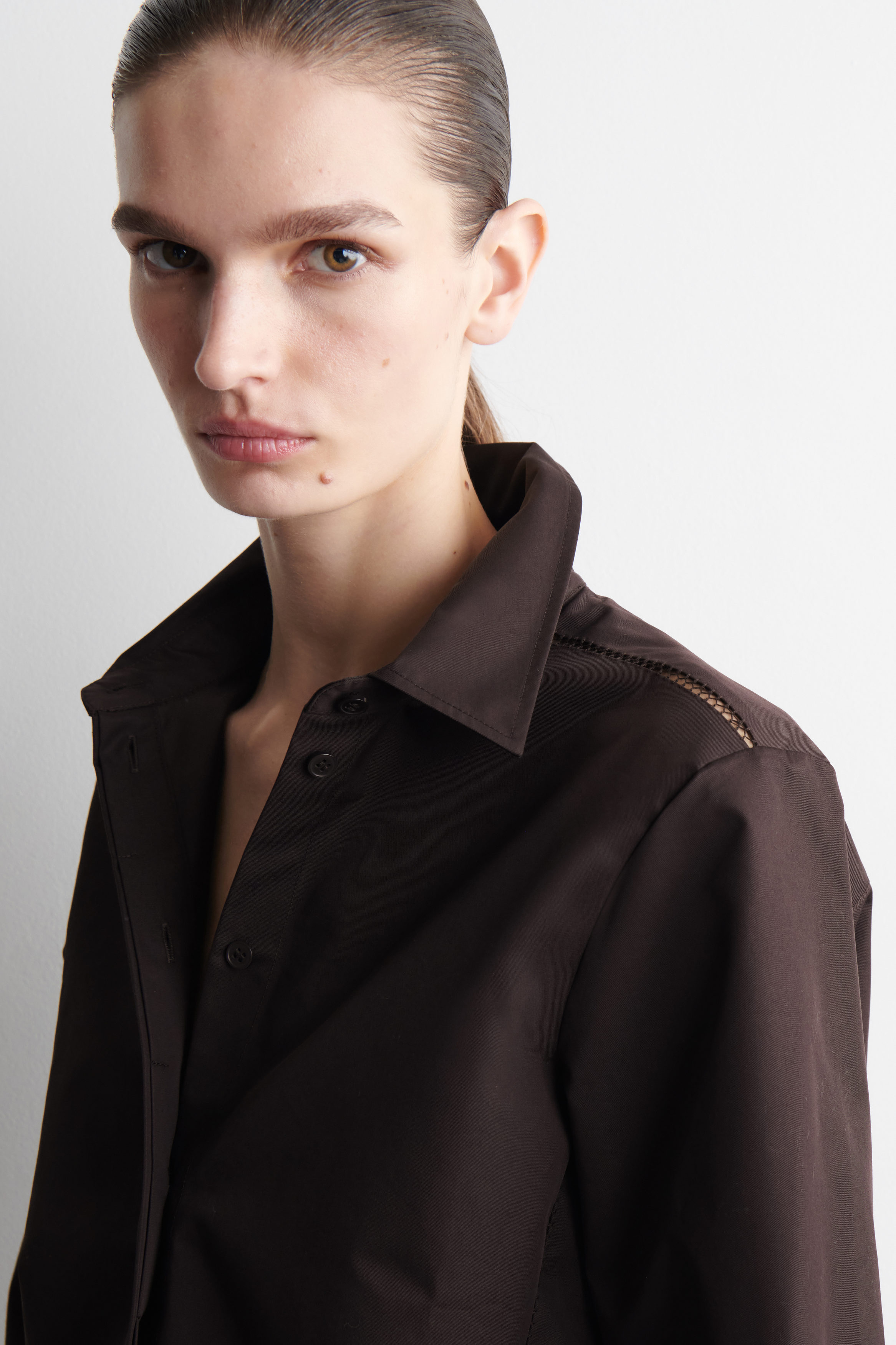 EMBROIDERED COTTON SHIRT - DARK BROWN | COS US