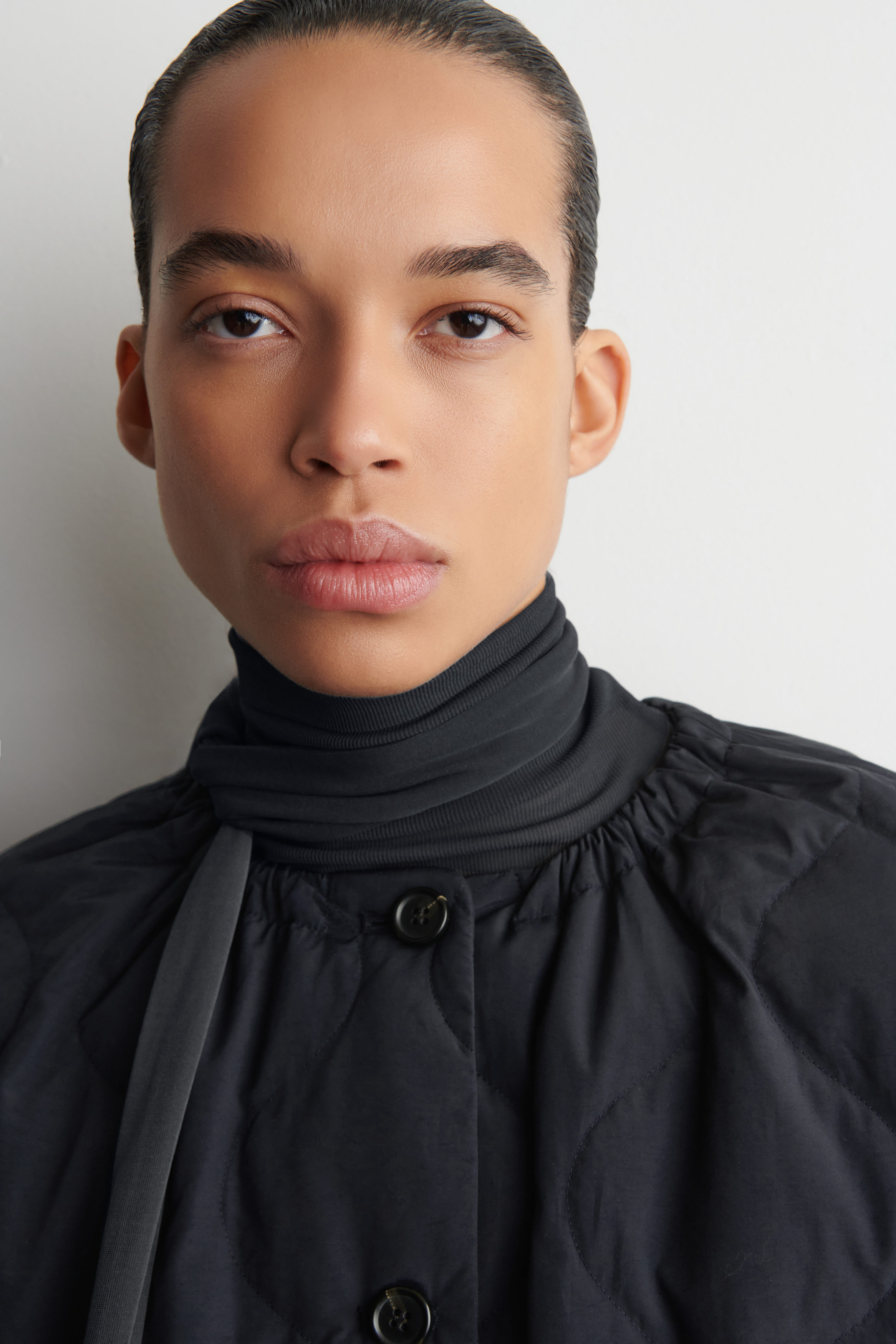 【美品】 COS Down Jacket Navy High Neck OVERSIZED SCULPTED DOWN PUFFER JACKET - NAVY | COS