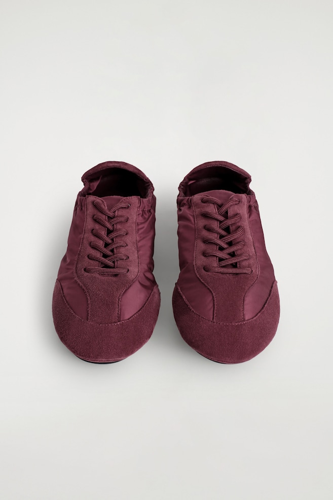 SUEDE-NYLON BALLET TRAINERS — BORDEAUX