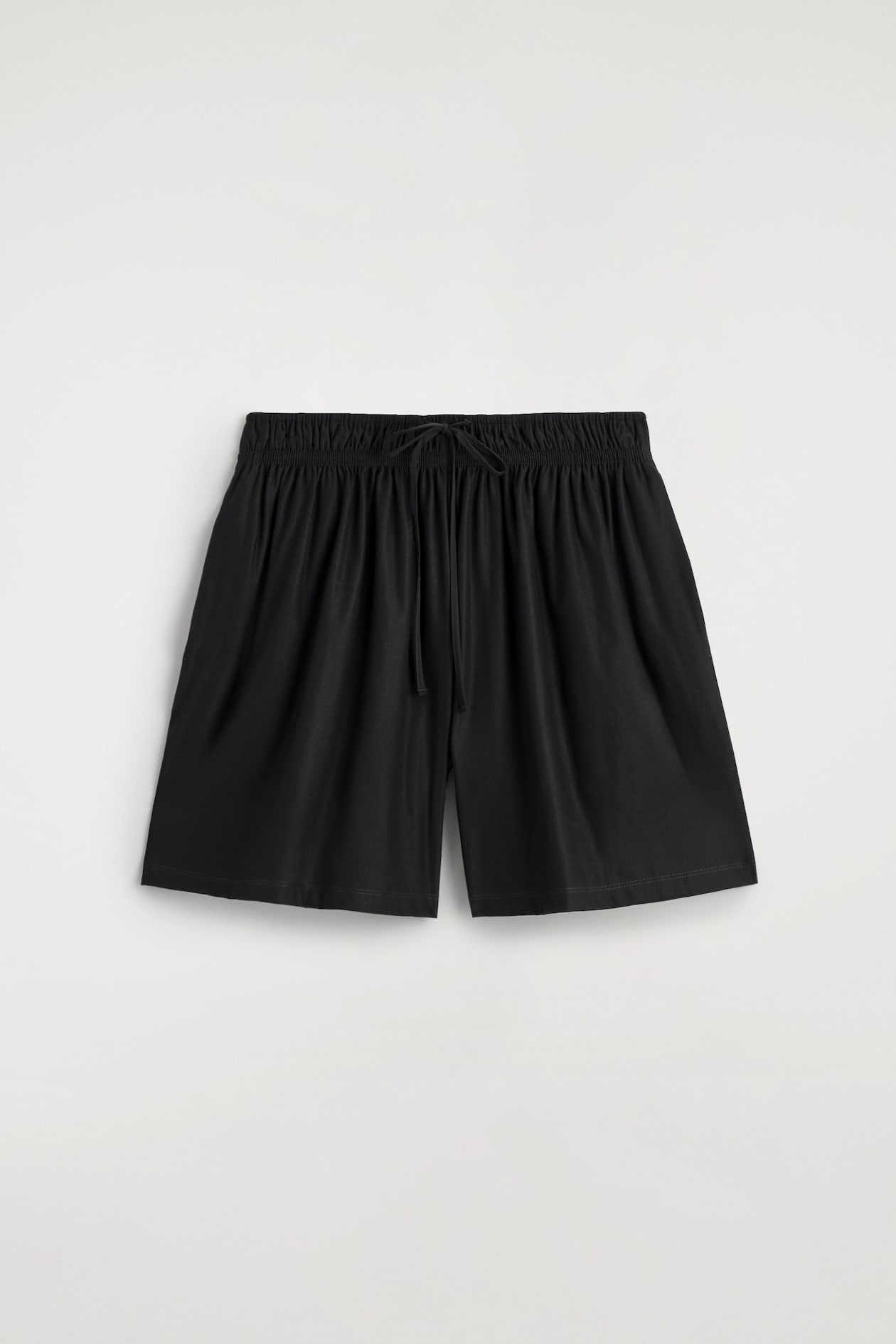 RUCHED-WAIST SHORTS — BLACK