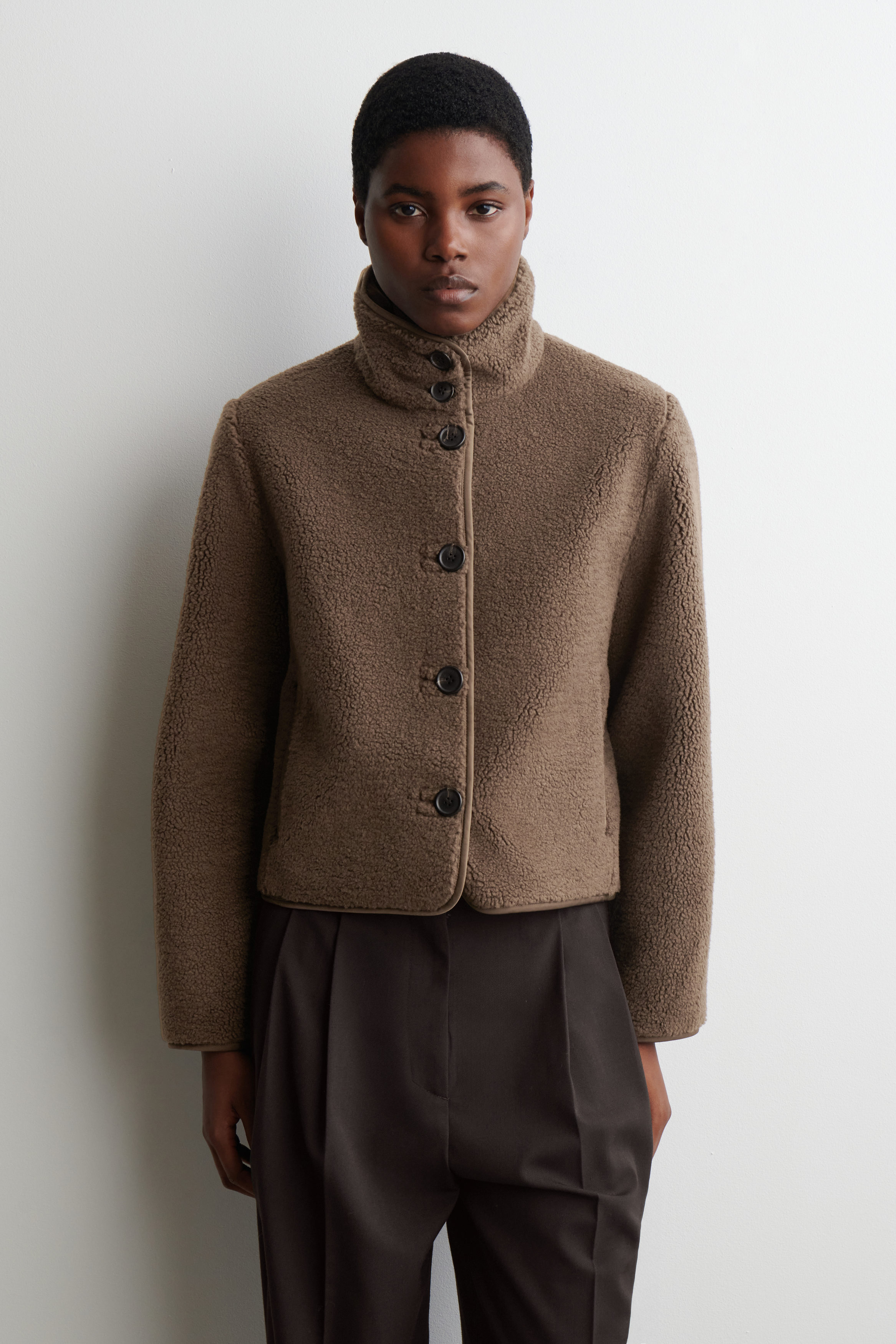タグ付き COSナイロンファンネルネック NYLON FUNNEL-NECK JACKET ナイロンファンネルネックジャケット