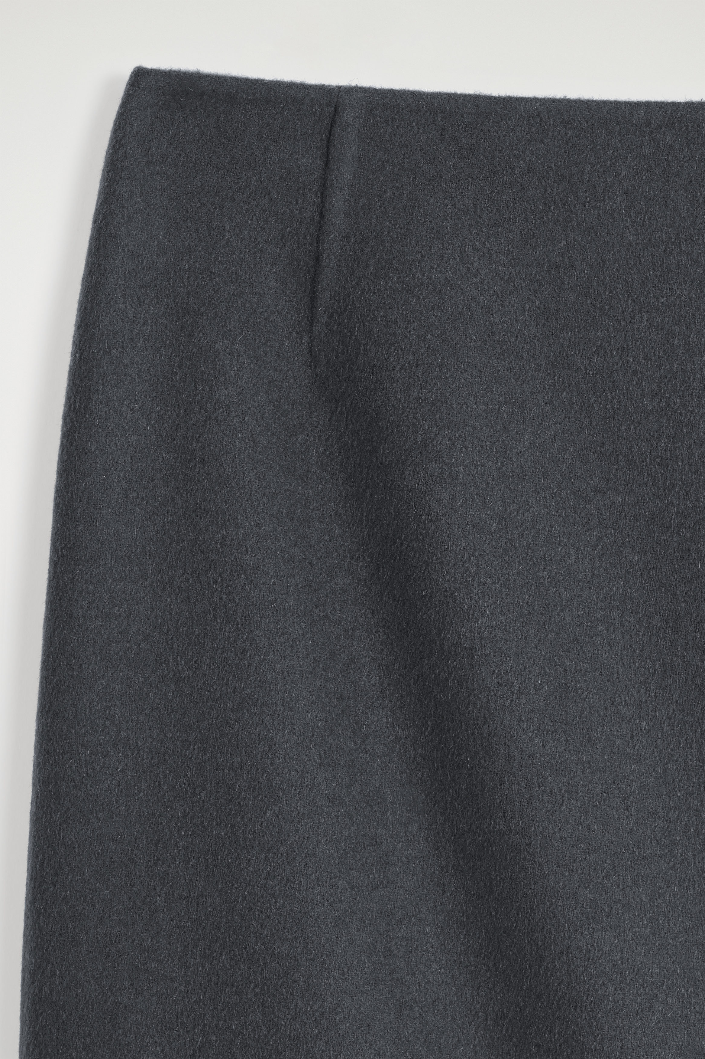 DOUBLE-FACED WOOL PENCIL SKIRT - thumbnail 2