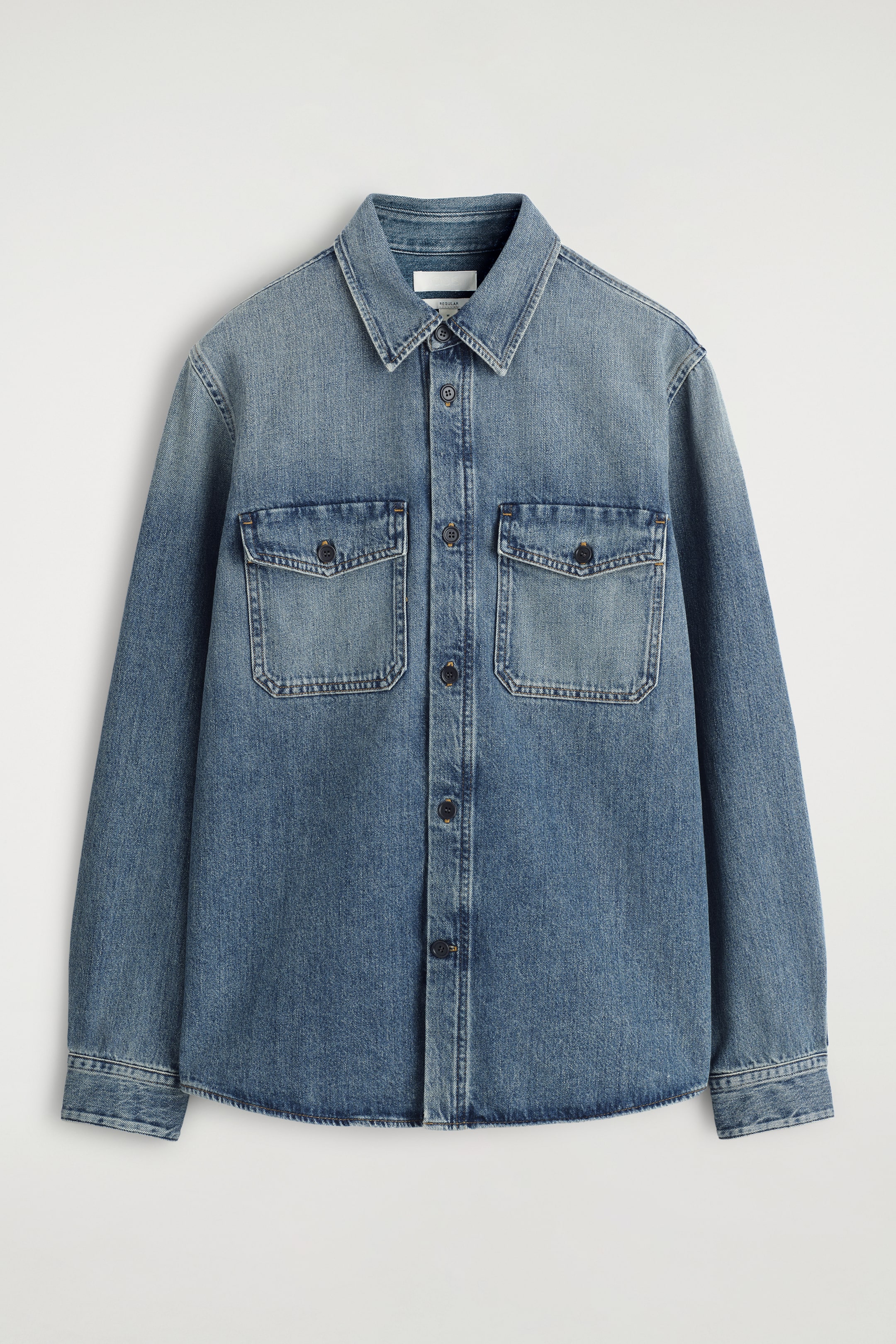 Visa större bild: JEANSSKJORTA - BLEKT BLÅ - HERR | H&M SE 6