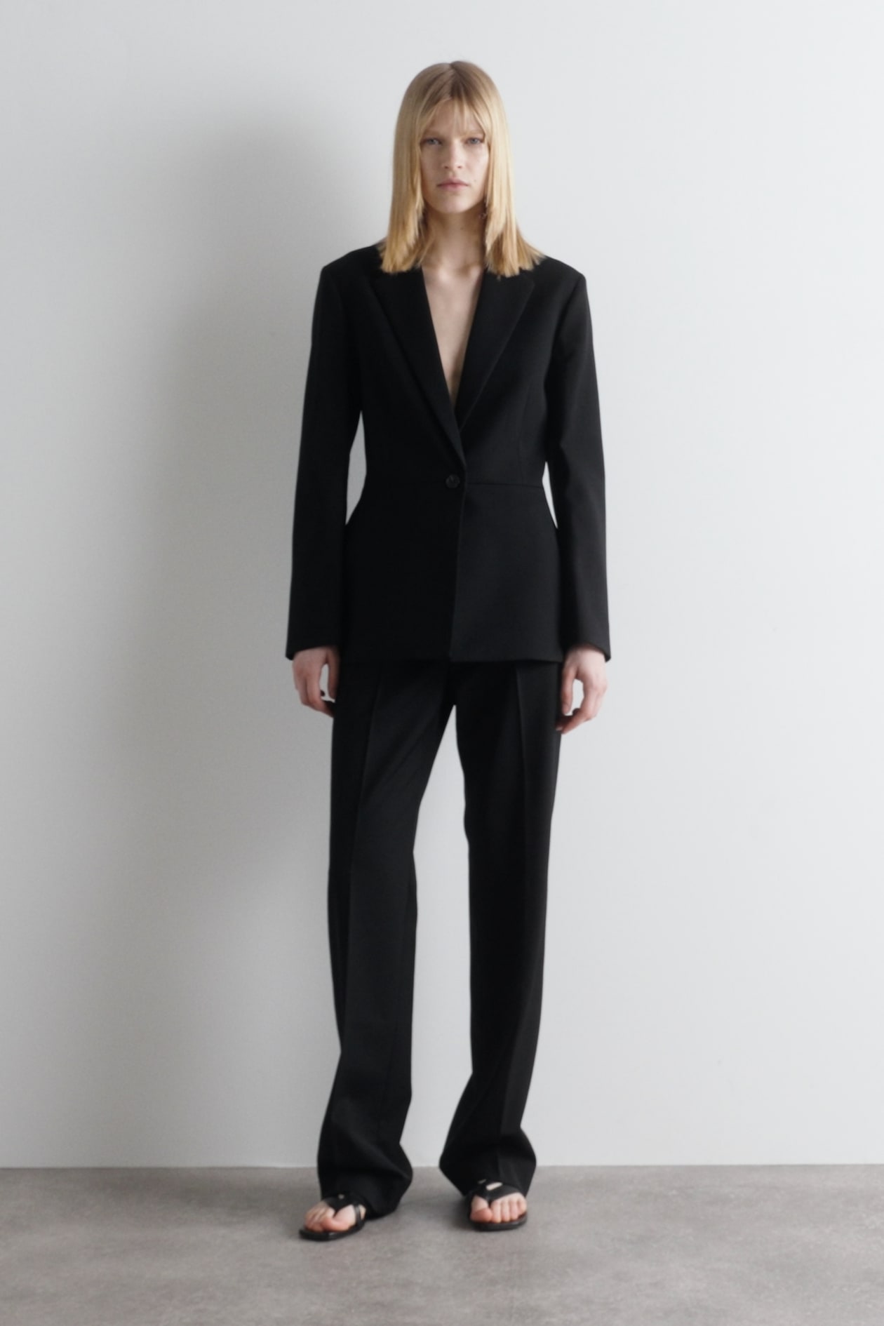 TAILORED PEPLUM BLAZER