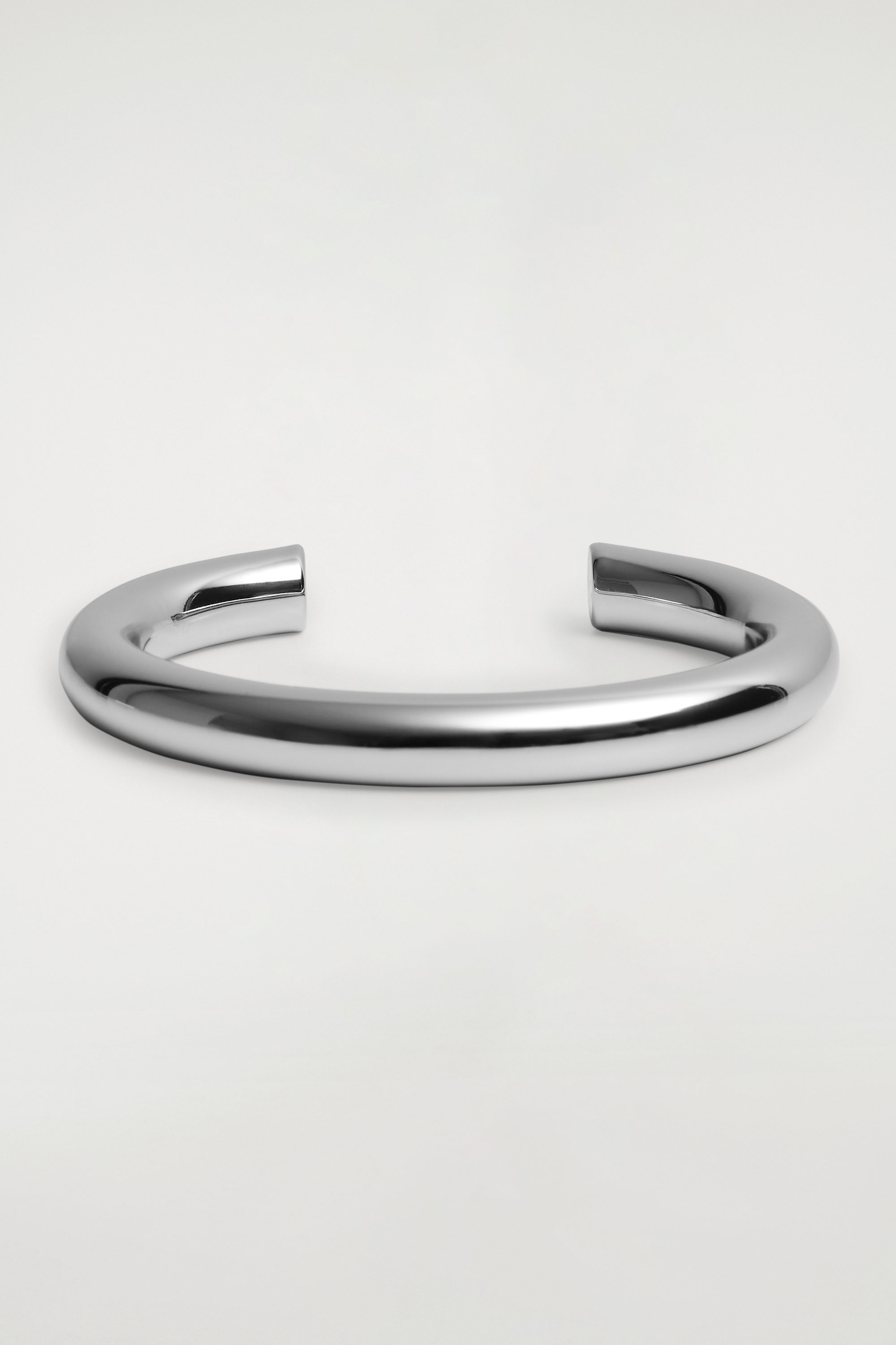 OVAL BANGLE - SILVER | COS