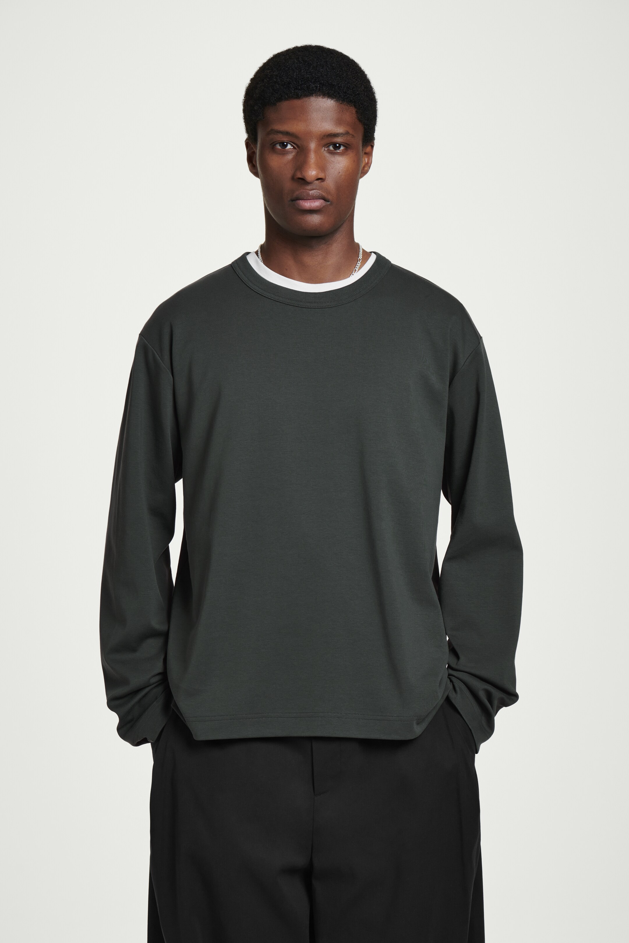 Agrandir l'image: T-SHIRT DÉCONTRACTÉ À MANCHES LONGUES EN JERSEY - VERT FONCÉ - HOMME | H&M CH 1