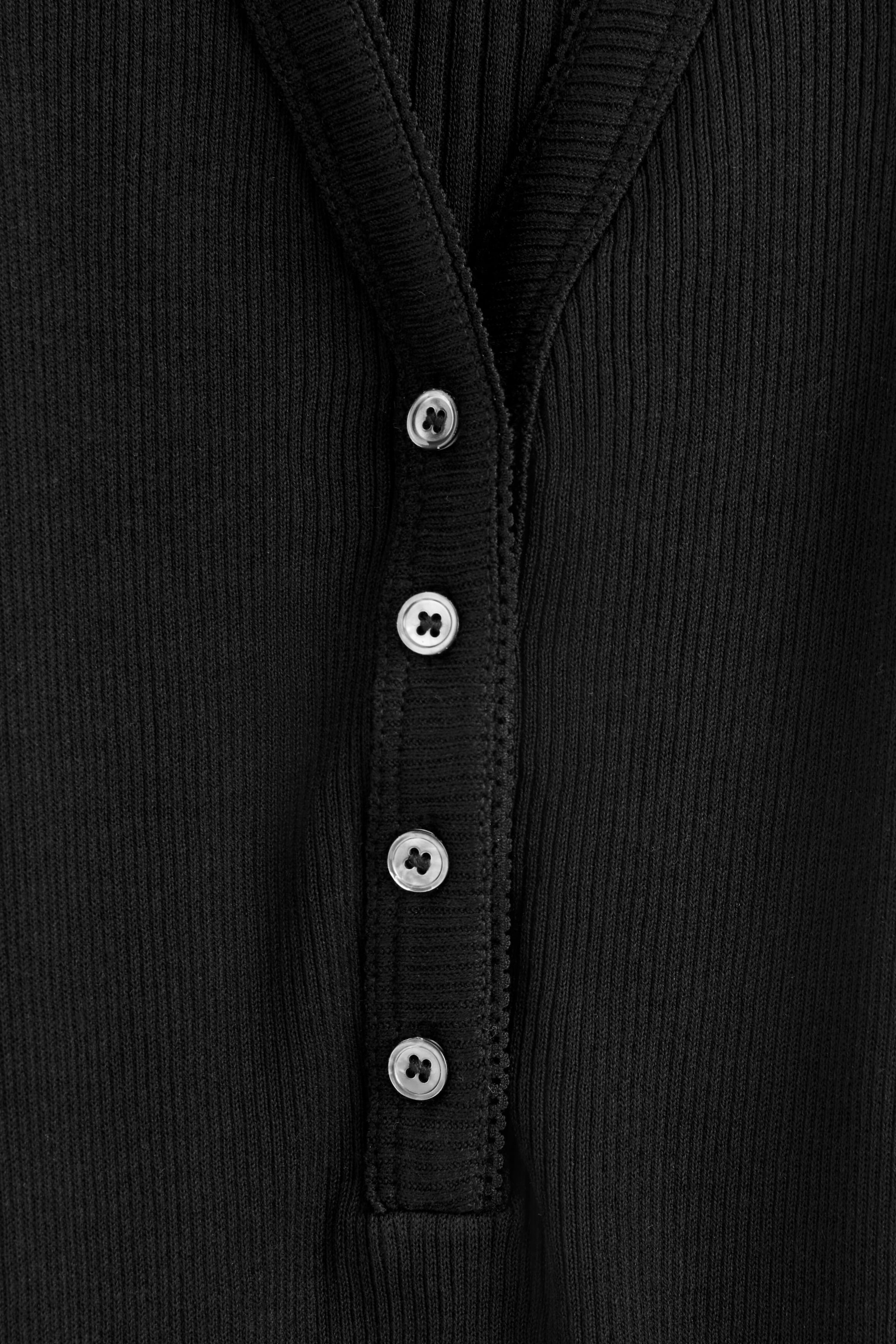 StillMedia/DescriptiveDetail