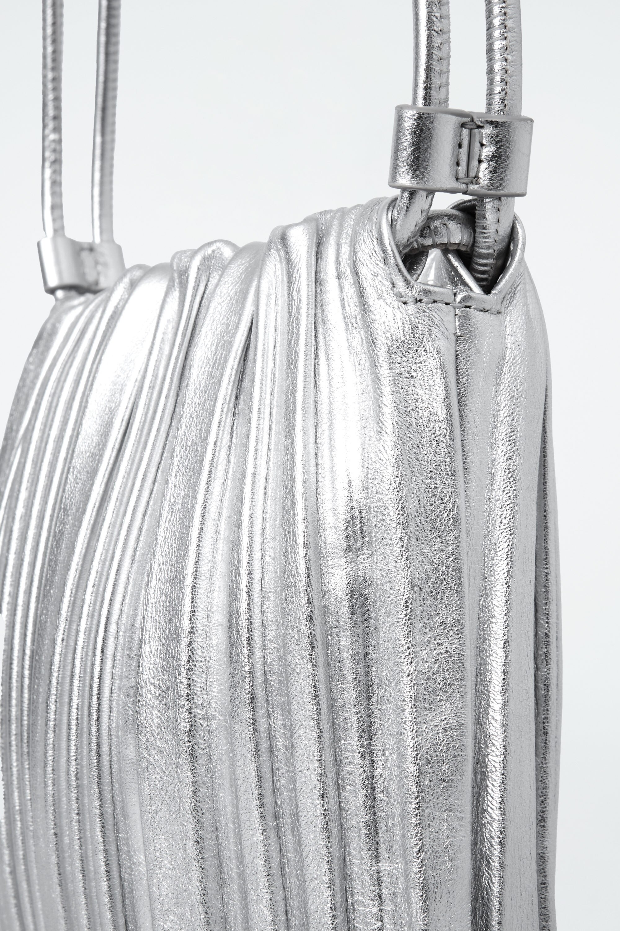 SCALLOP CROSSBODY BAG - LEATHER - SILVER | COS US