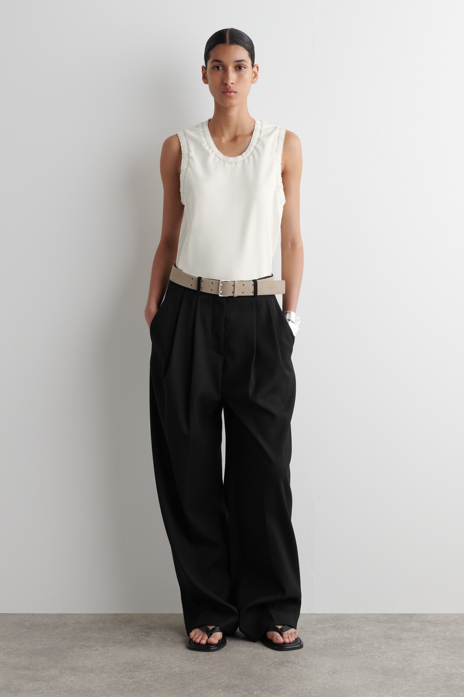 TOP DE ALGODÓN CON FRUNCIDOS - CRUDO/ROJO/NEGRO - 5