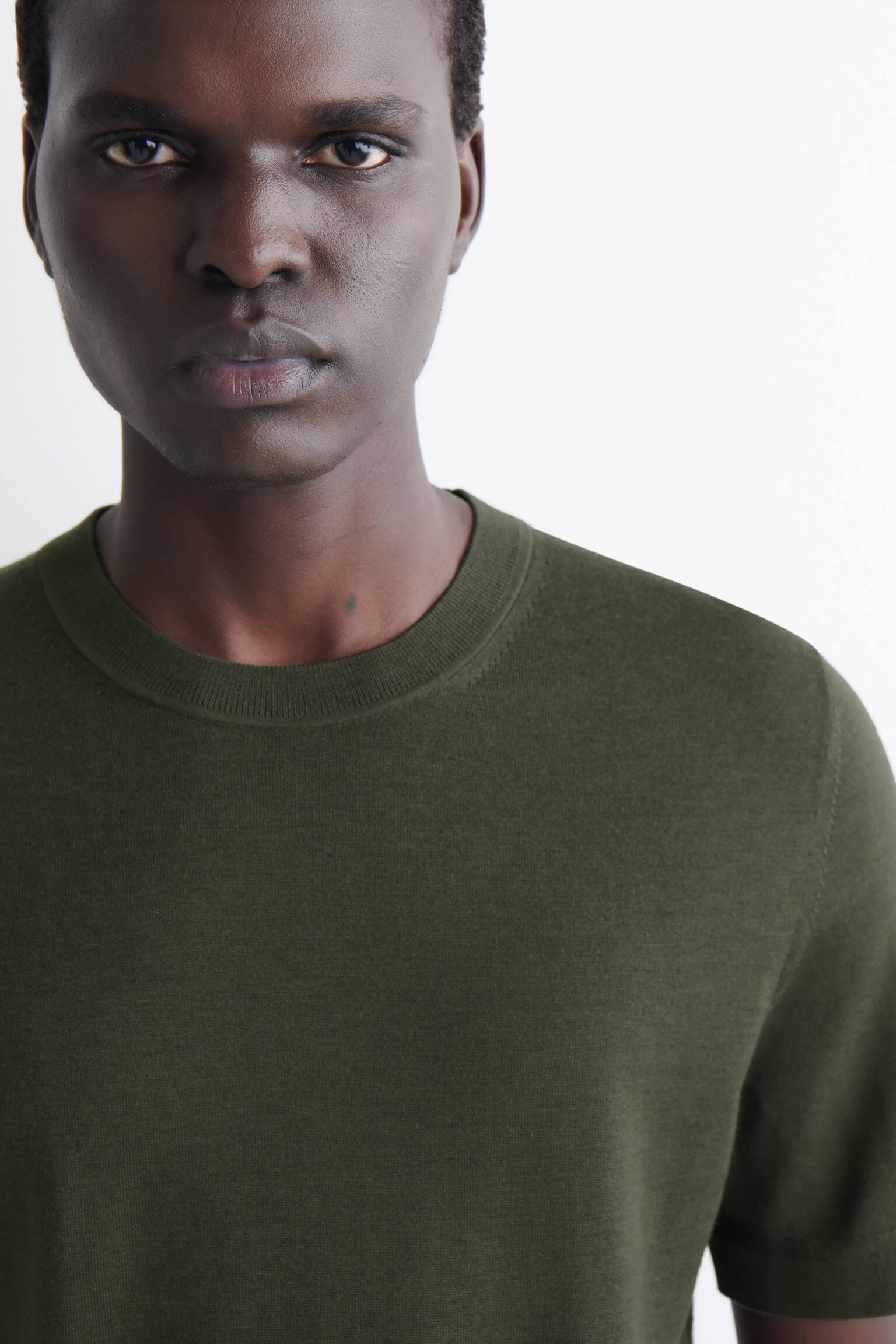 MERINO WOOL KNITTED T-SHIRT - חאקי כהה/DARK BLUE - 6