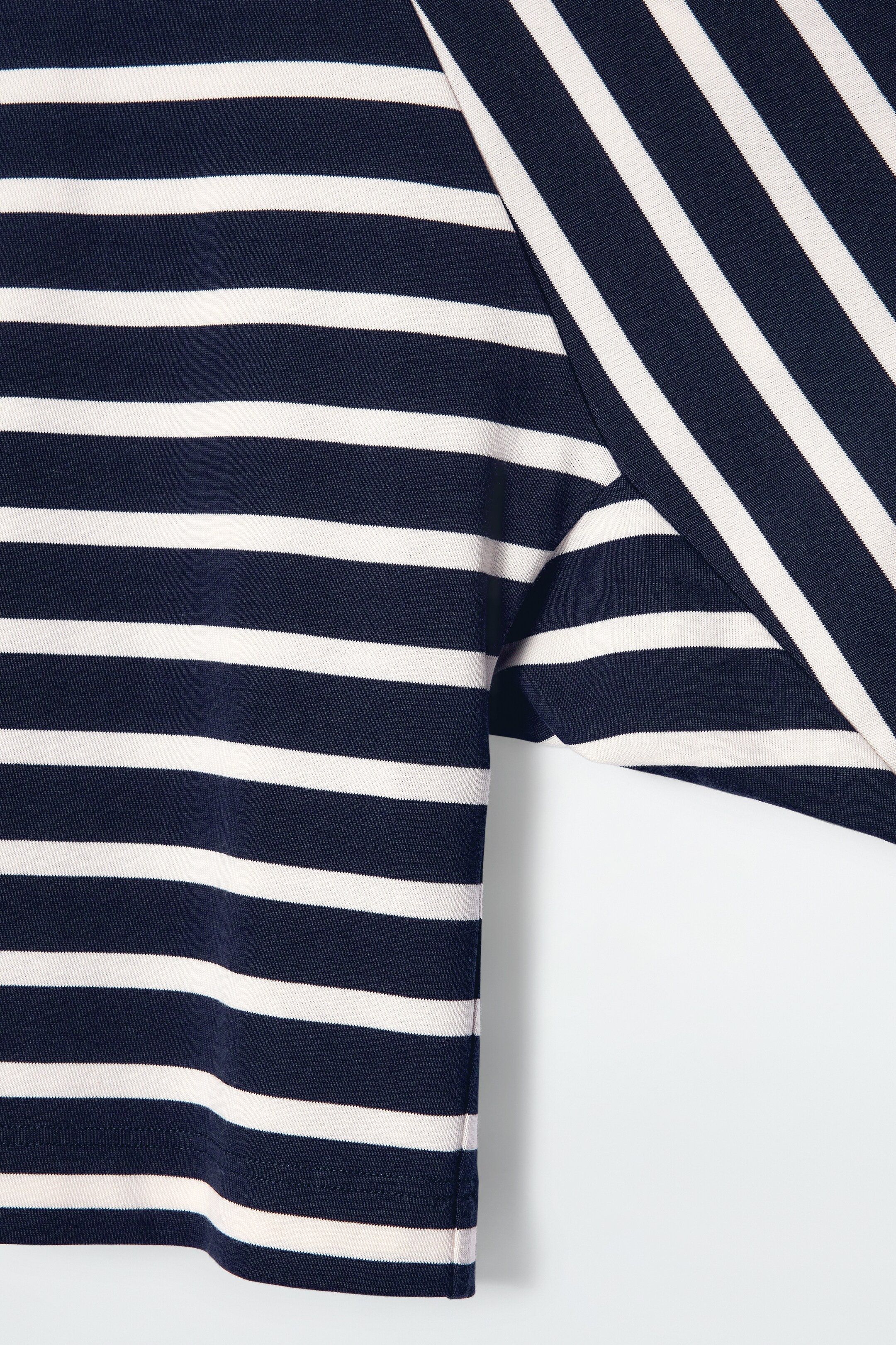 View larger image: BOXY LONG-SLEEVED T-SHIRT - NAVY / OFF-WHITE / STRIPED - Ladies | H&M GB 7