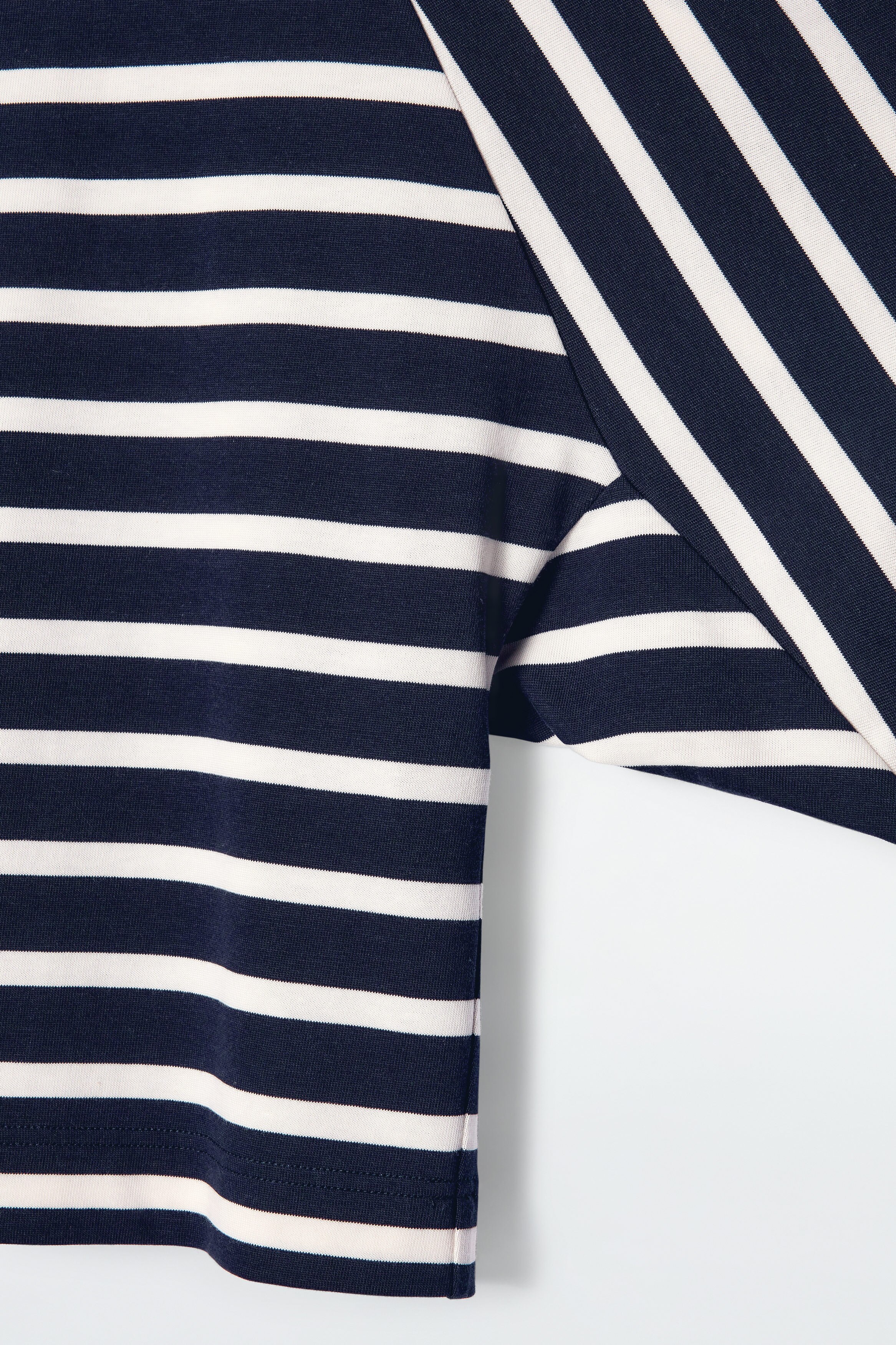 新品　Mサイズ　BAKED P-3 T-SHIRT NAVY ネイビー 新品 Mサイズ BAKED P-3 T-SHIRT NAVY ネイビー ニューバランス