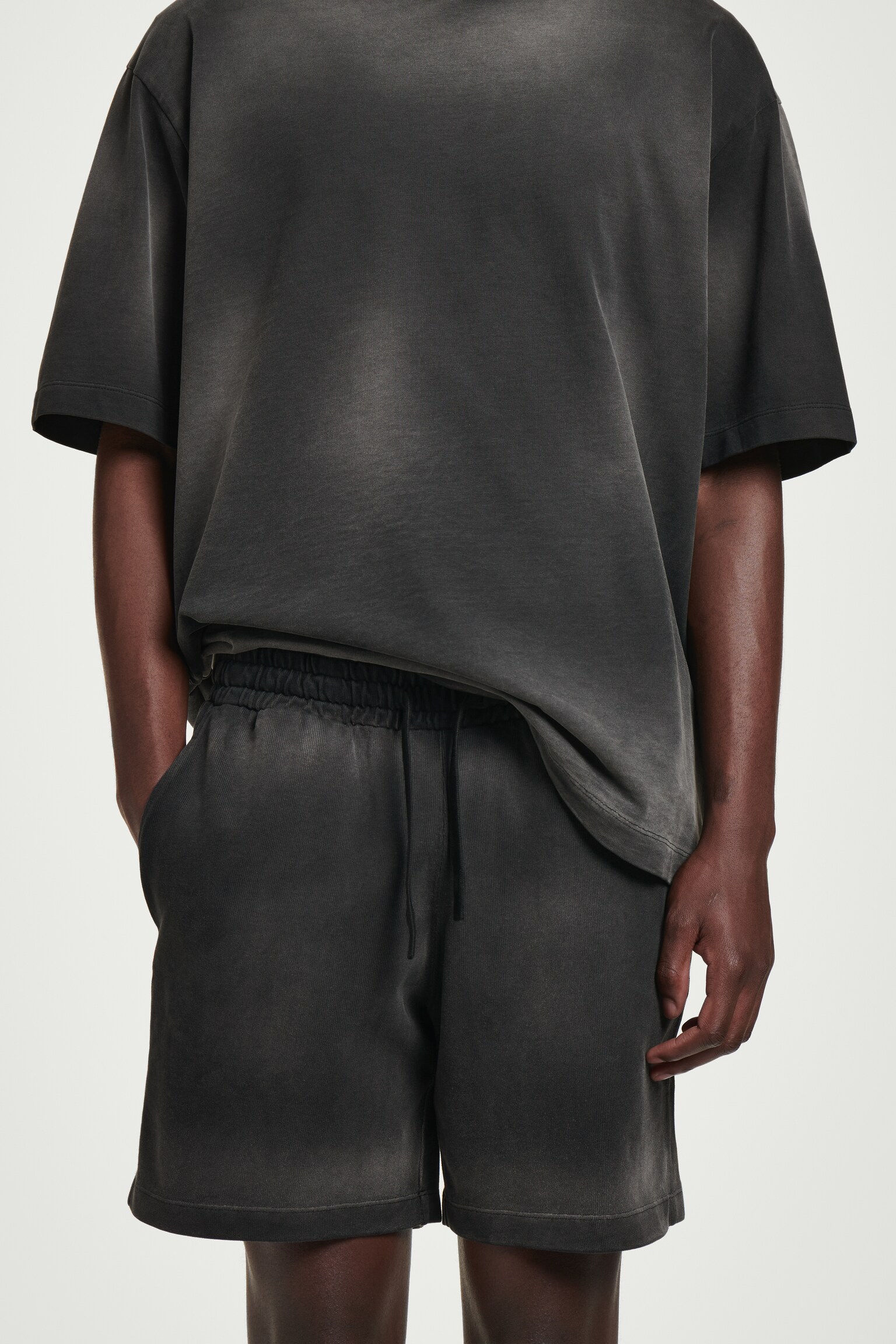 PANTALÓN CORTO DE ALGODÓN EFECTO LAVADO - NEGRO/TOPO/VERDE - 3