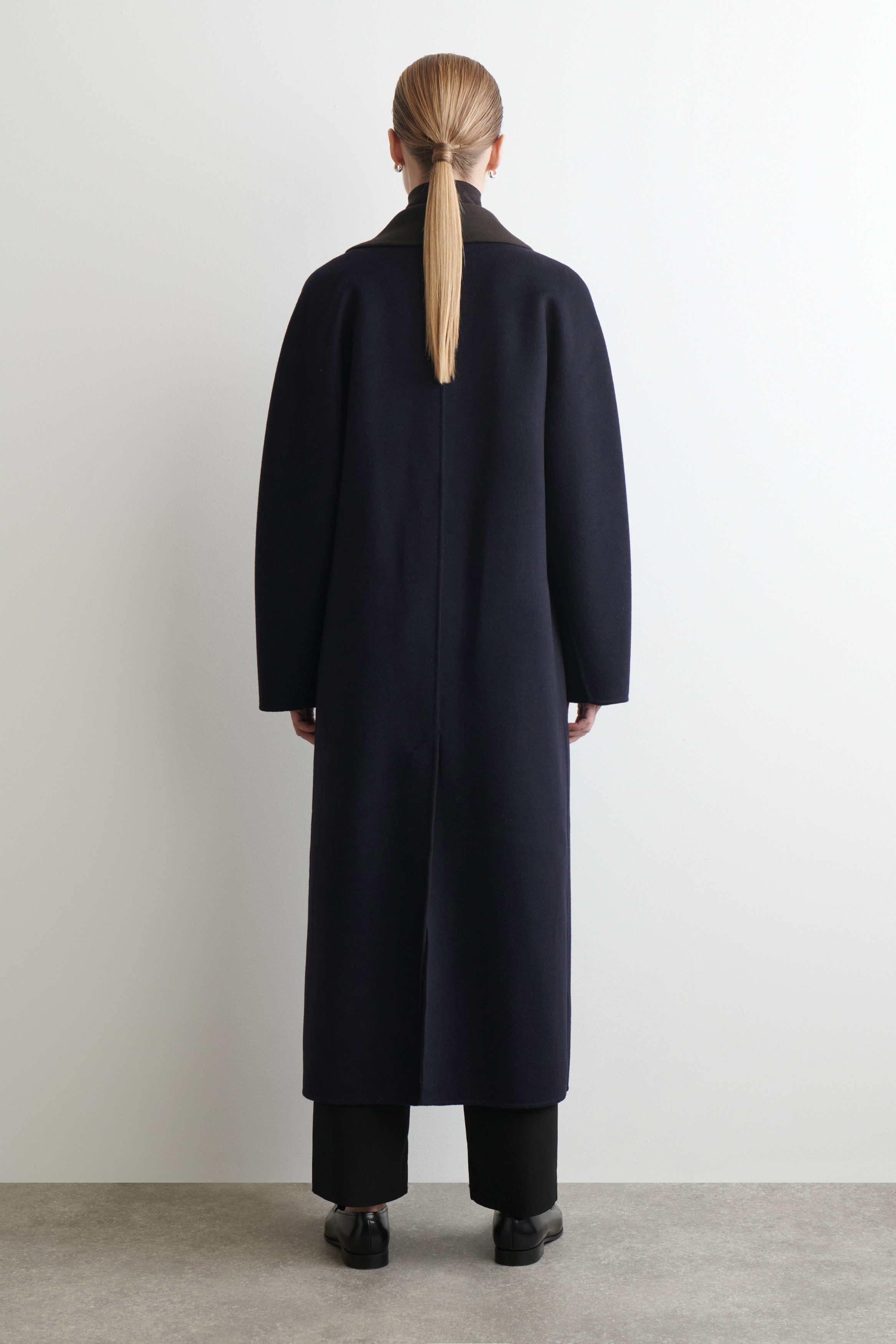 か*ー様 【匿名配送】COS 定価23,500円 ダブルフェイスウールハリントン DOUBLE-FACED WOOL SHAWL-COLLAR COAT - NAVY / BROWN | COS US