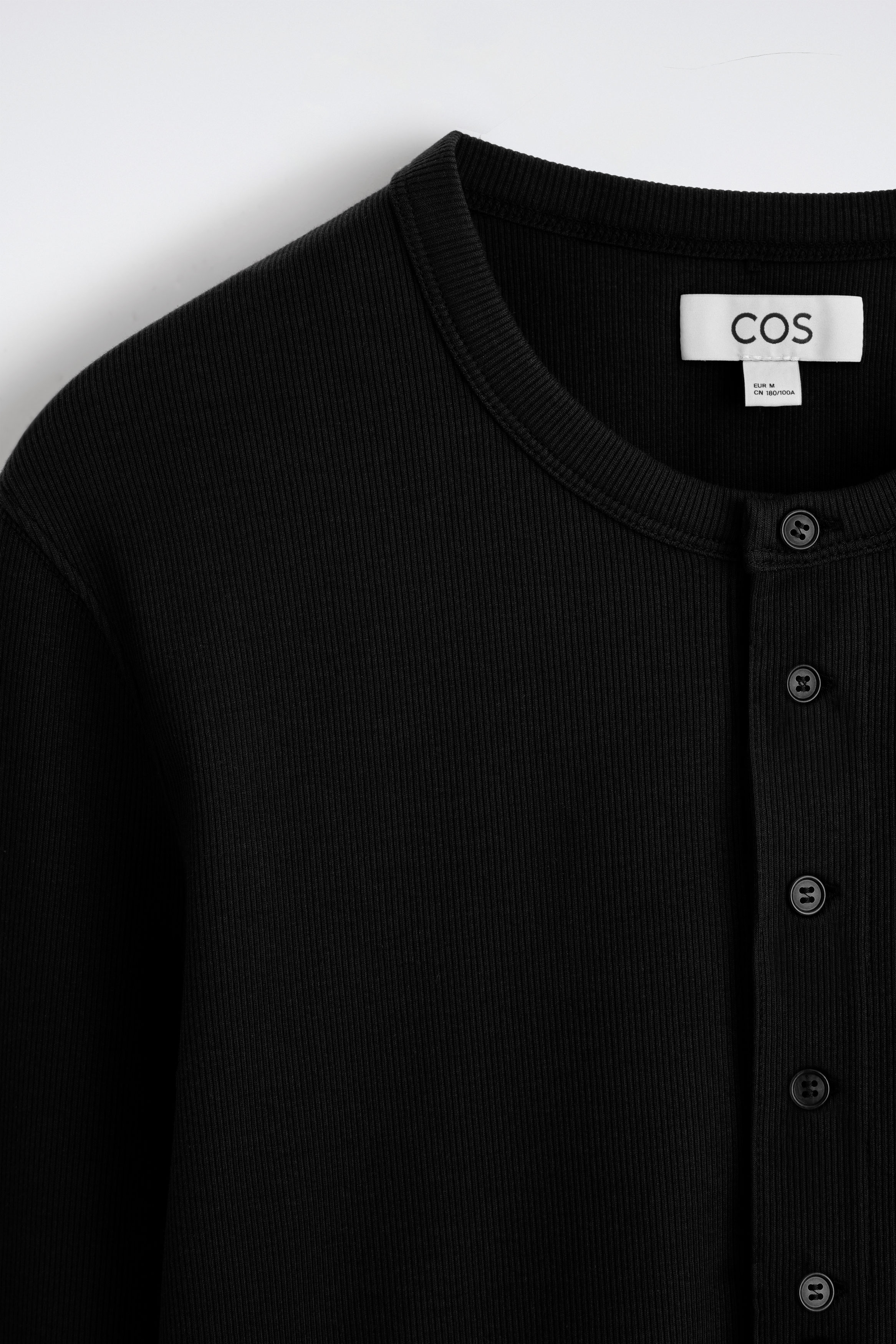 SLIM RIBBED COTTON LONG-SLEEVED HENLEY T-SHIRT - BLACK | COS US