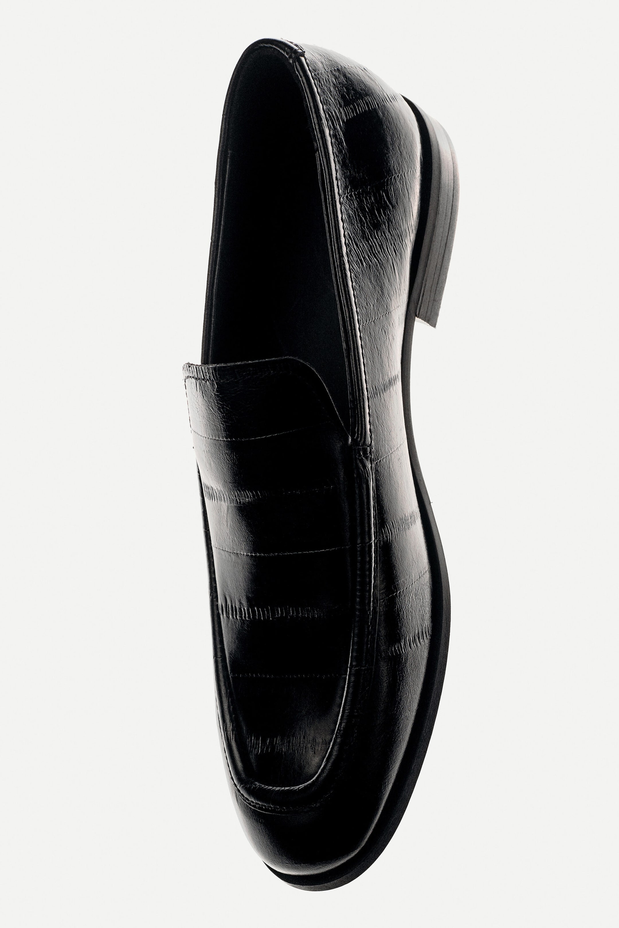 EEL-EFFECT LEATHER LOAFERS
