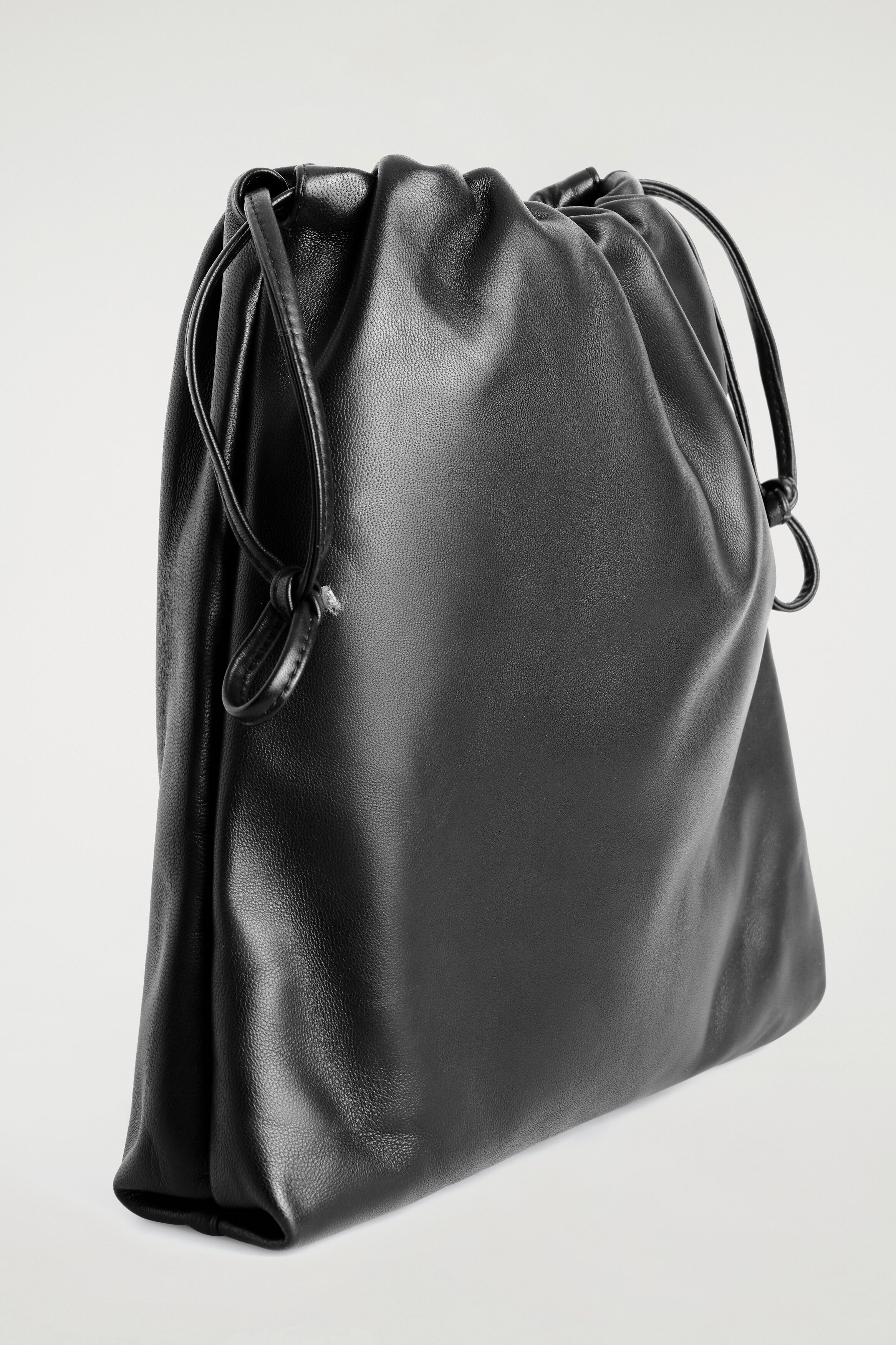 DRAWSTRING CROSSBODY BAG - LEATHER - thumbnail 5