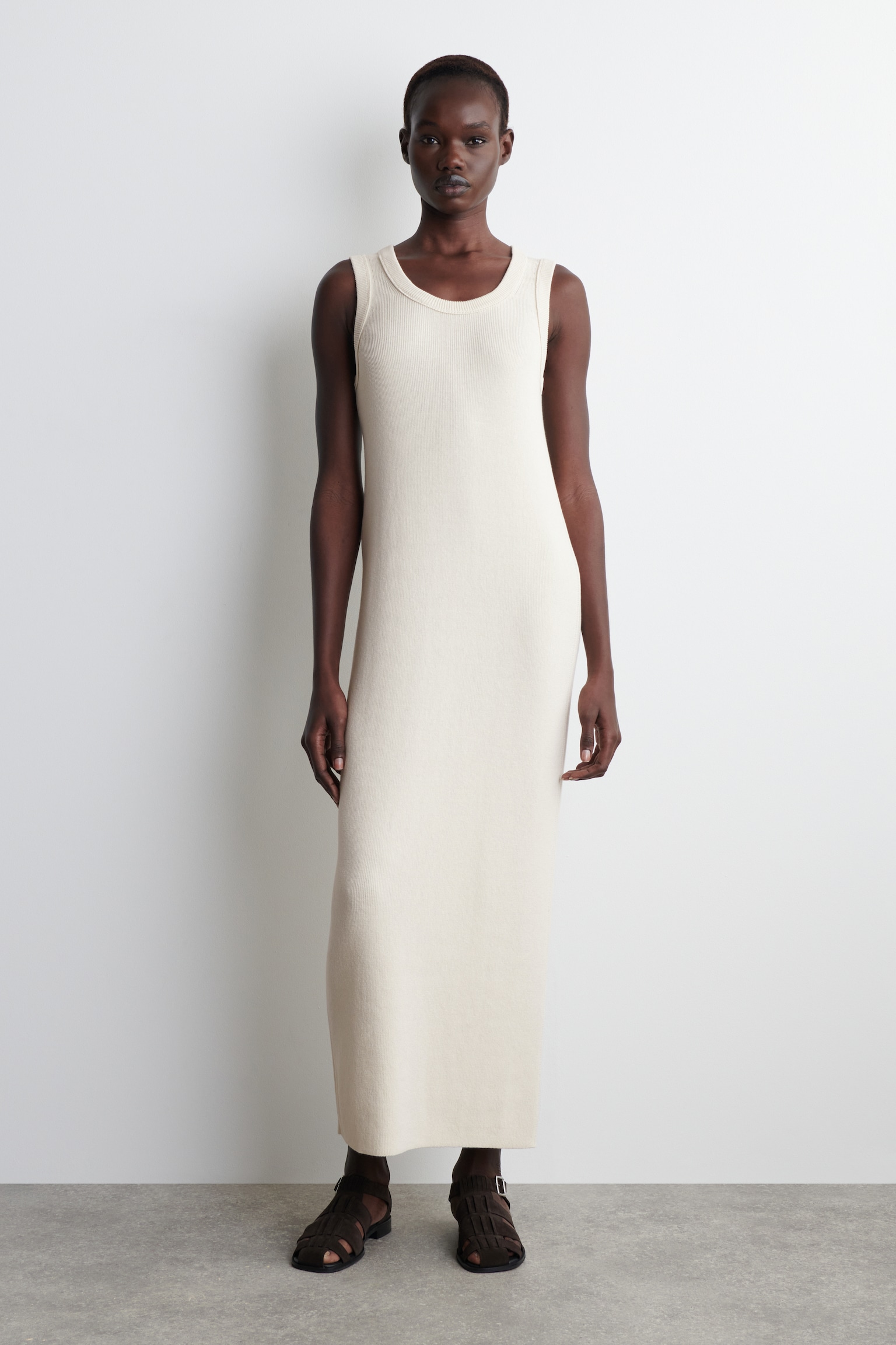 ÄRMELLOSES KLEID AUS BAUMWOLL-SEIDEN-MIX - ELFENBEIN