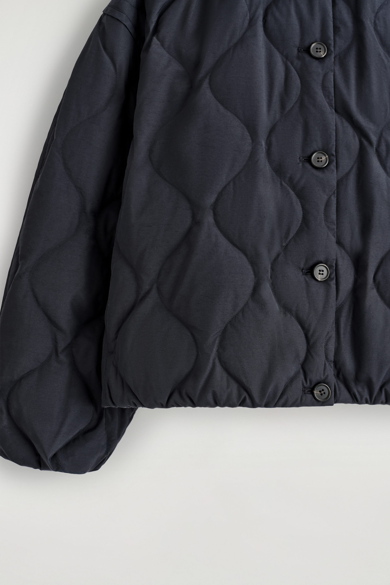 GATHERED QUILTED DOWN JACKET — NAVY