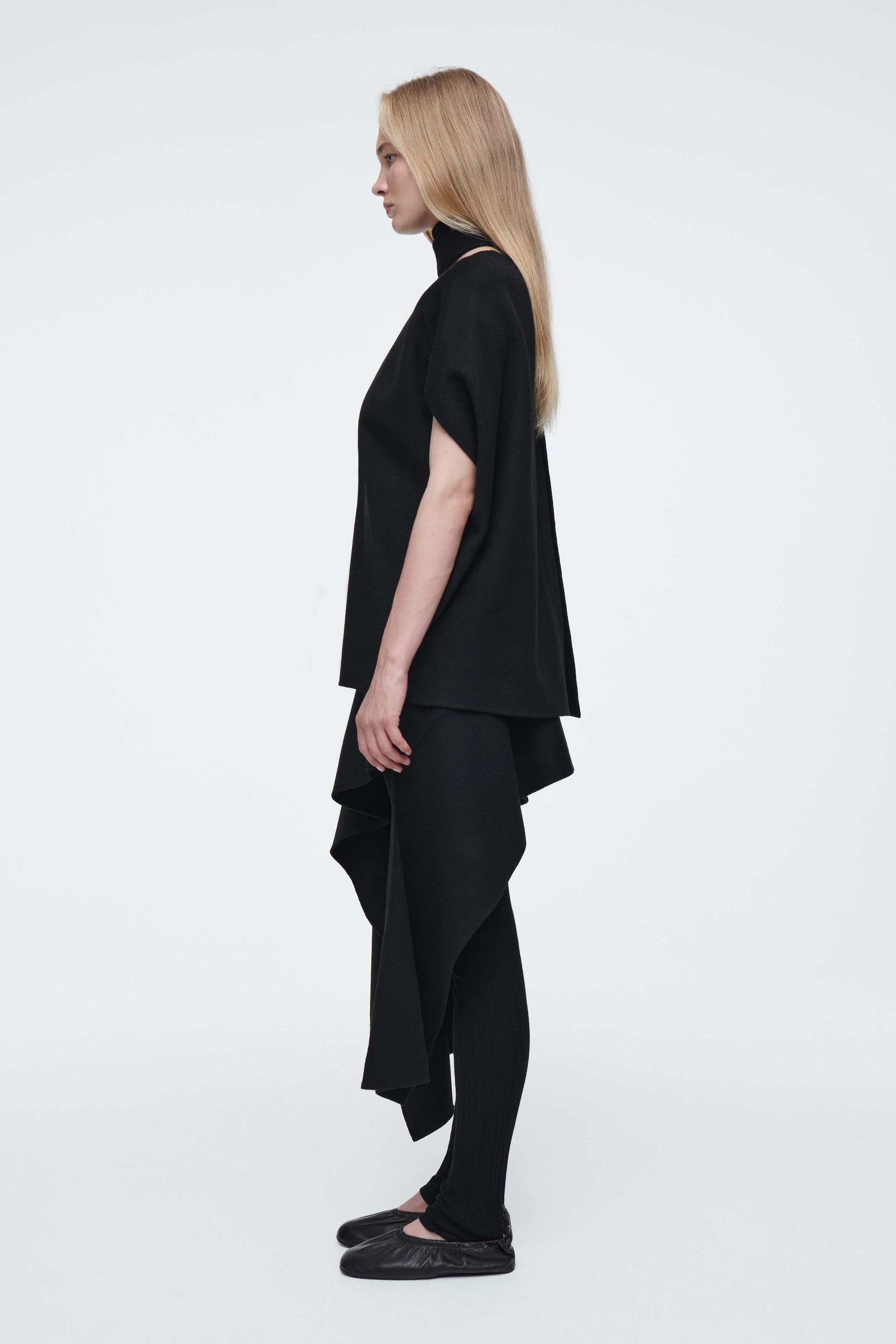 THE DOUBLE-FACED ASYMMETRIC SKIRT
