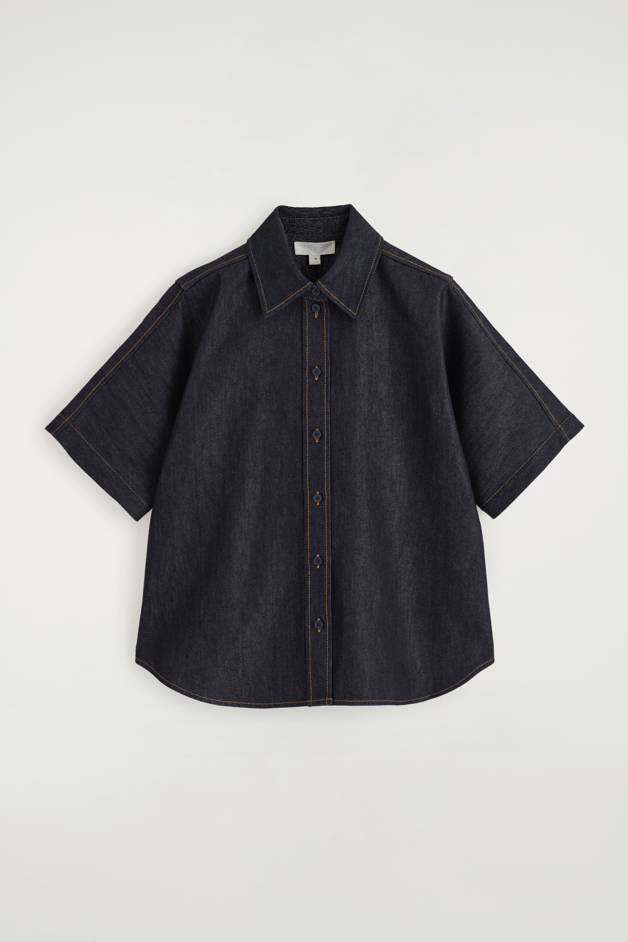 Visa större bild: STRUKTURERAD KORTÄRMAD DENIMSKJORTA - INDIGO - DAM | H&M SE 6