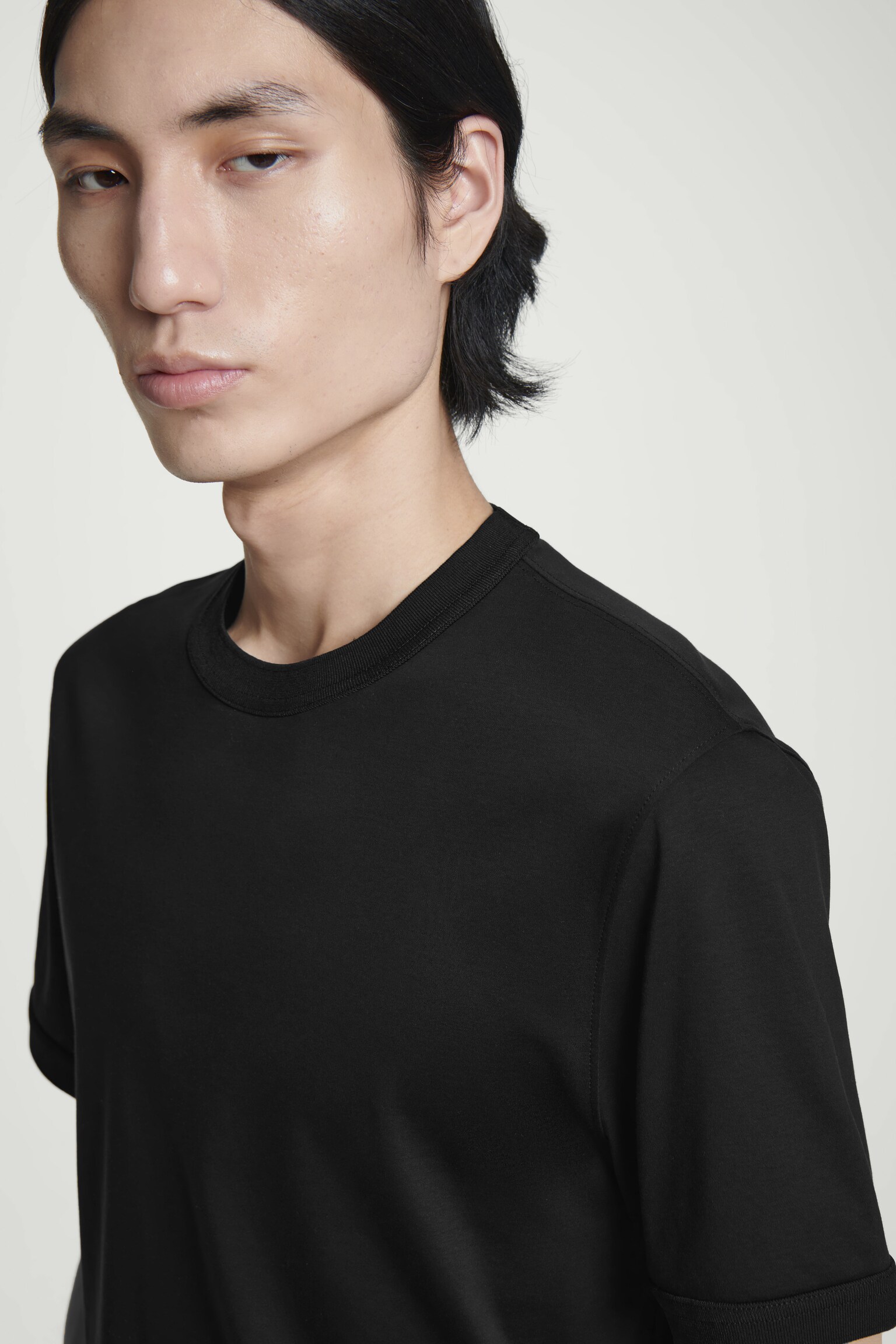 CAMISETA DE ALGODÓN MERCERIZADO REGULAR FIT - NEGRO/TOPO OSCURO - 4