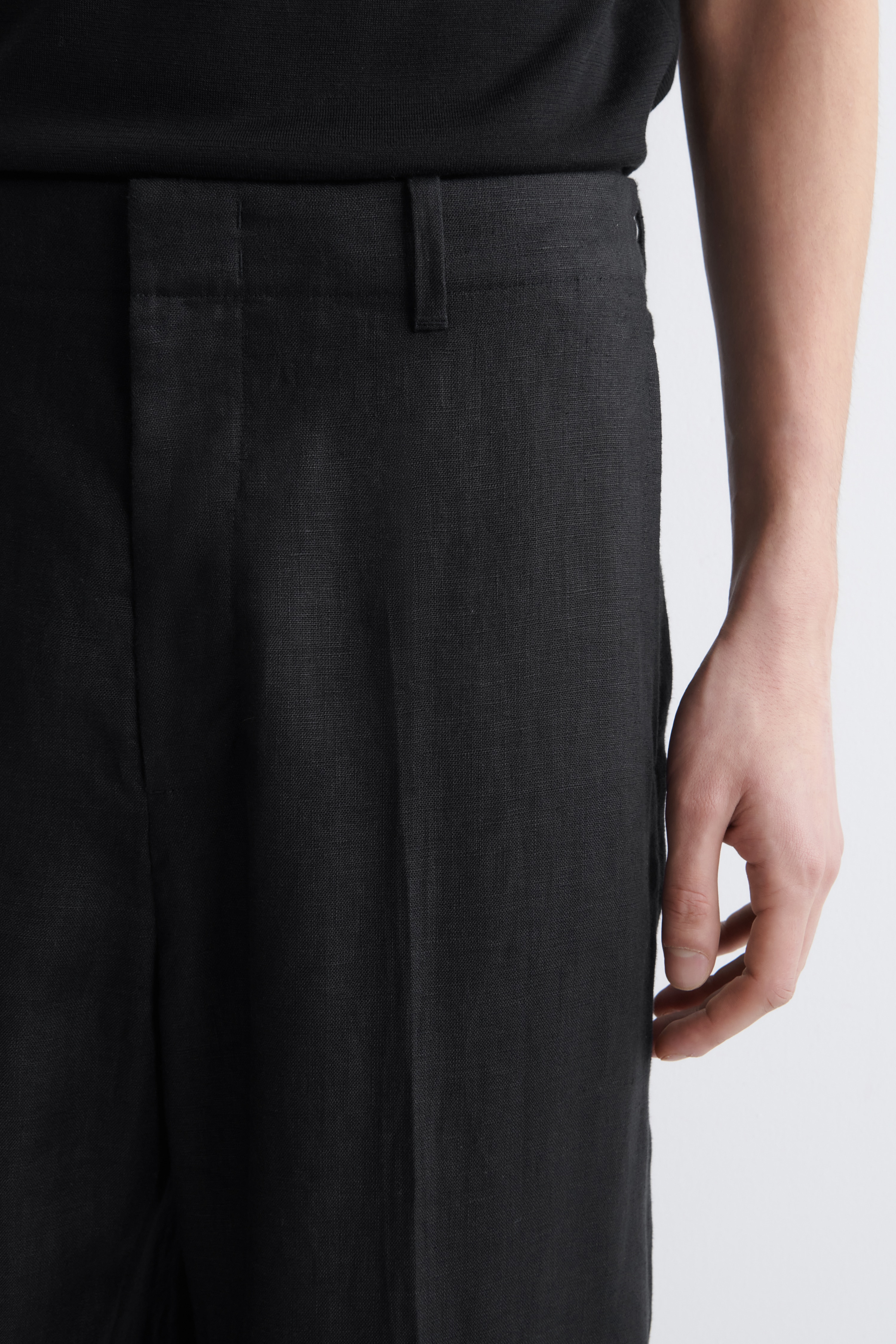 LINEN RELAXED-FIT STRAIGHT-LEG TROUSERS